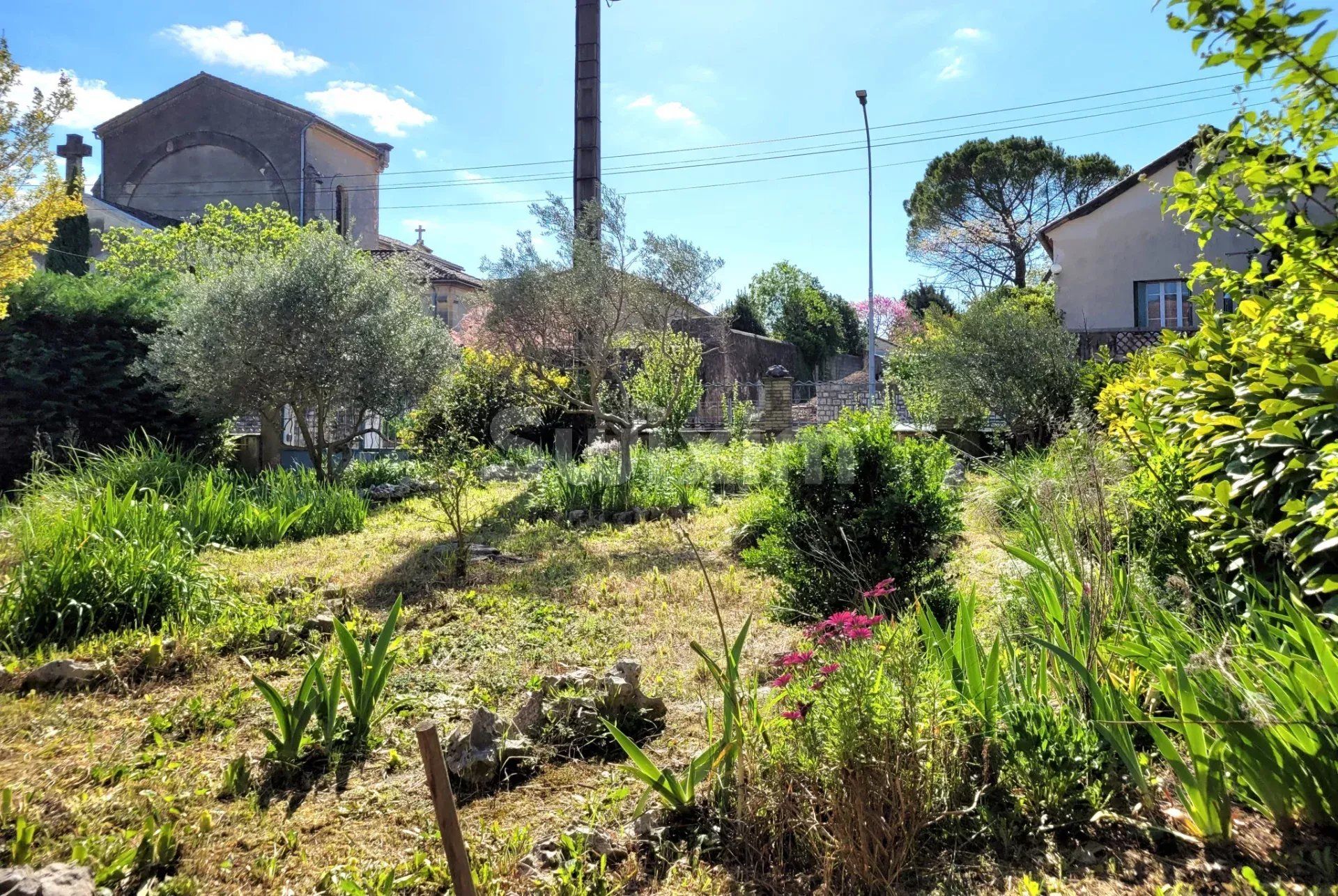 villa 4 Rooms for sale on Uzès (30700)