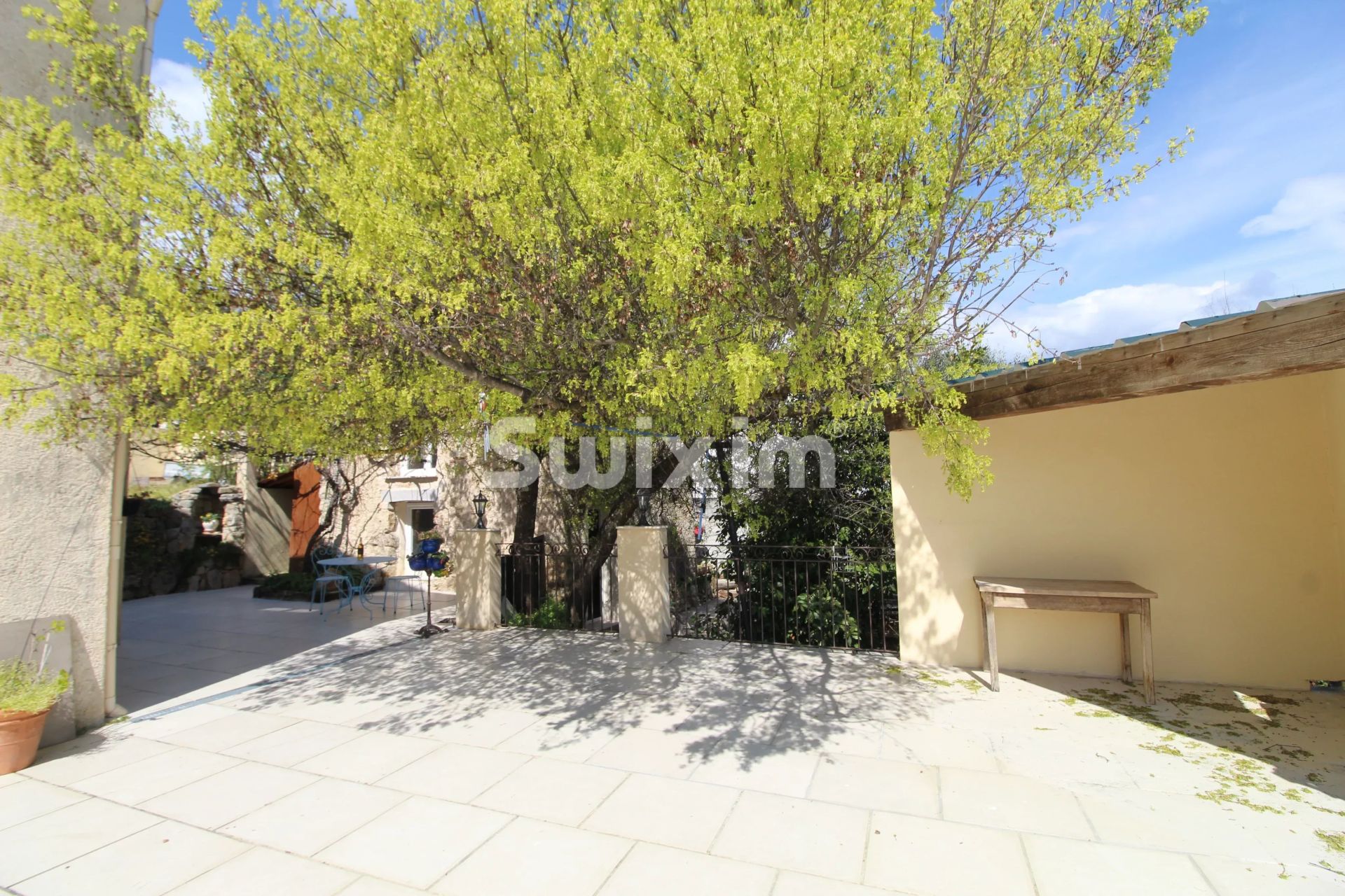 villa 8 Camere in vendita su Saint-Paul-en-Forêt (83440)