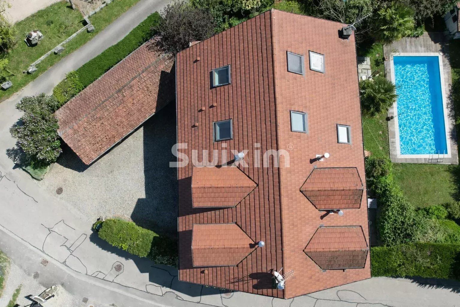 house 12 Rooms for sale on Viry (74580)