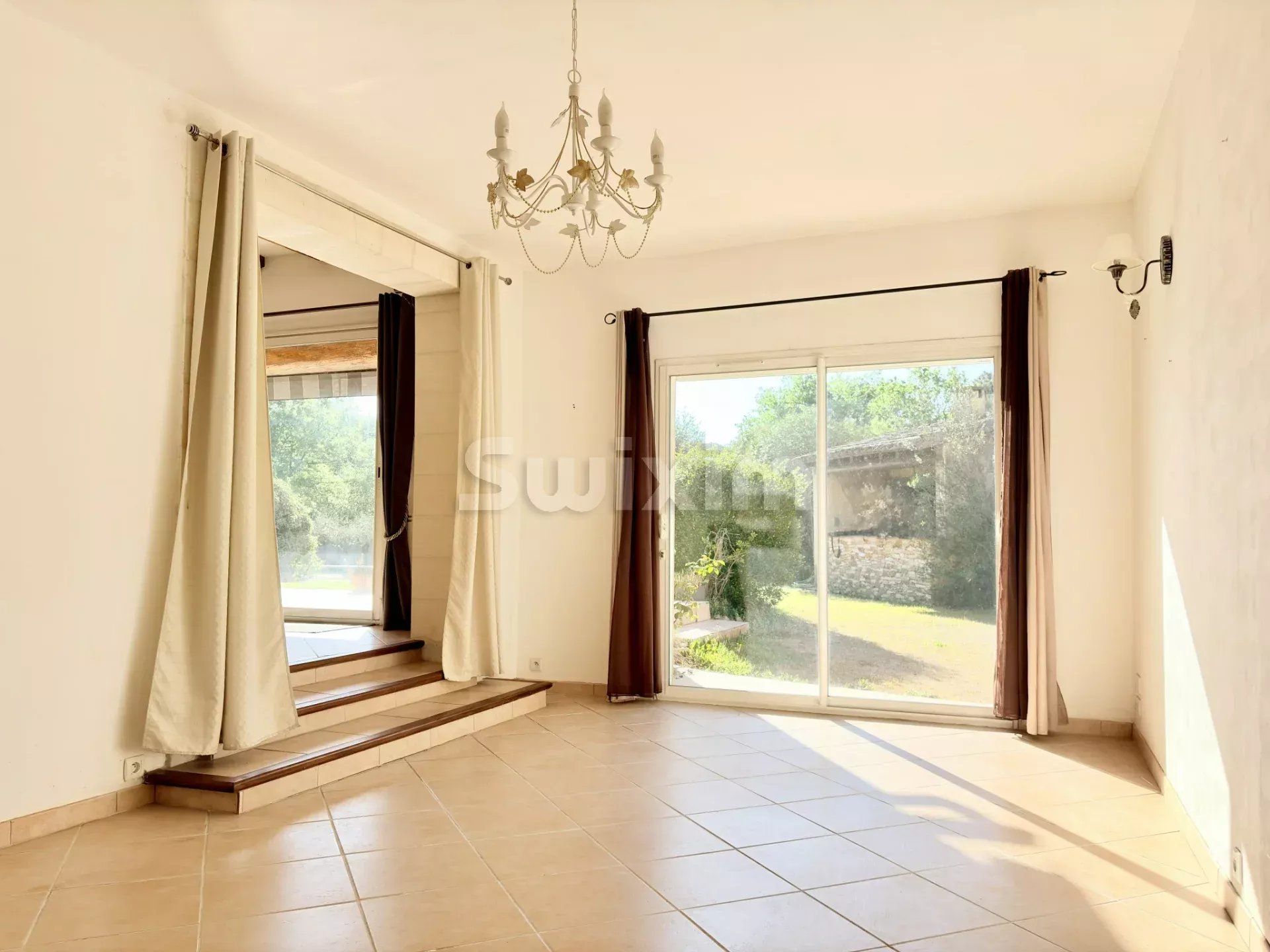 casa 6 Camere in vendita su Uzès (30700)