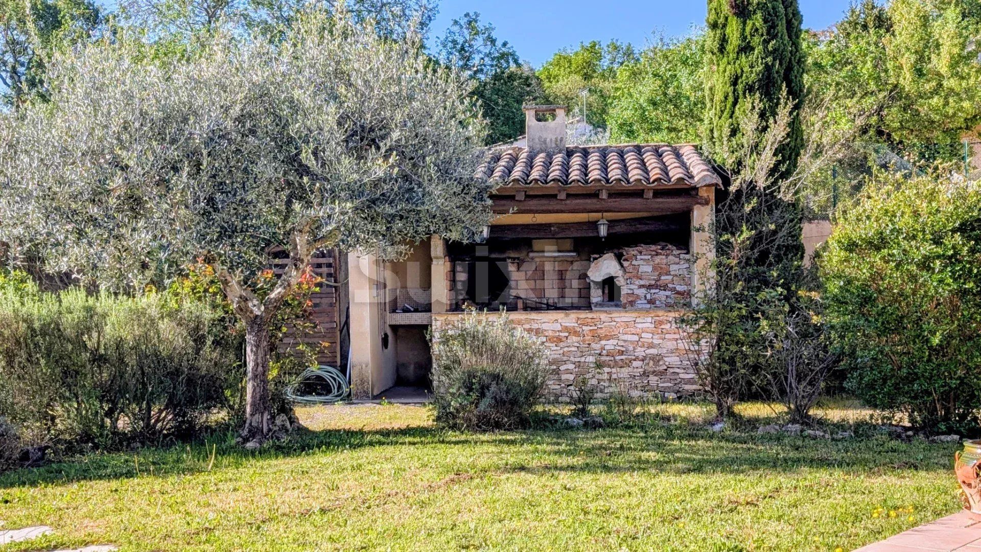 casa 6 Camere in vendita su Uzès (30700)