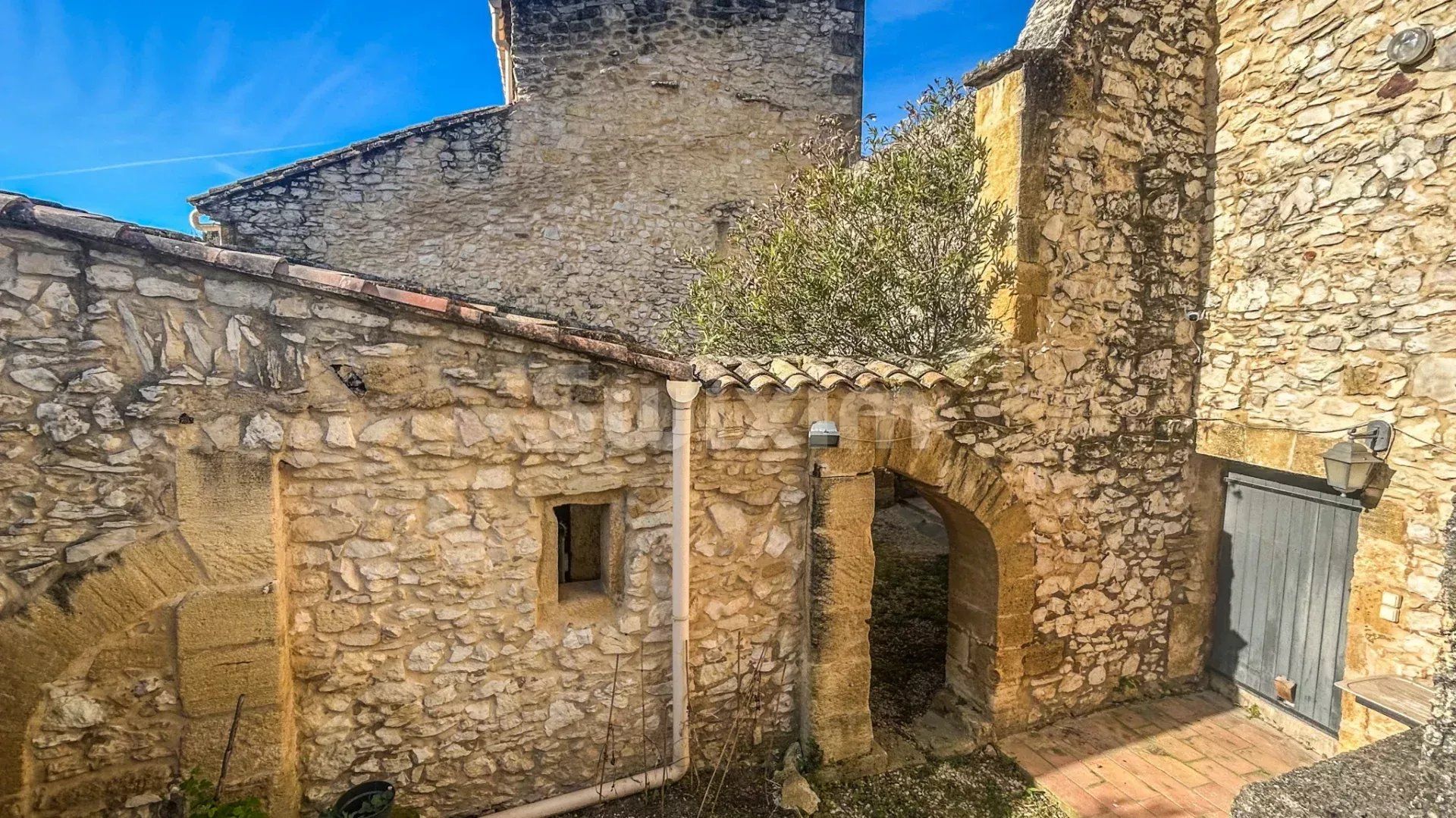 casa 5 Camere in vendita su Pouzilhac (30210)