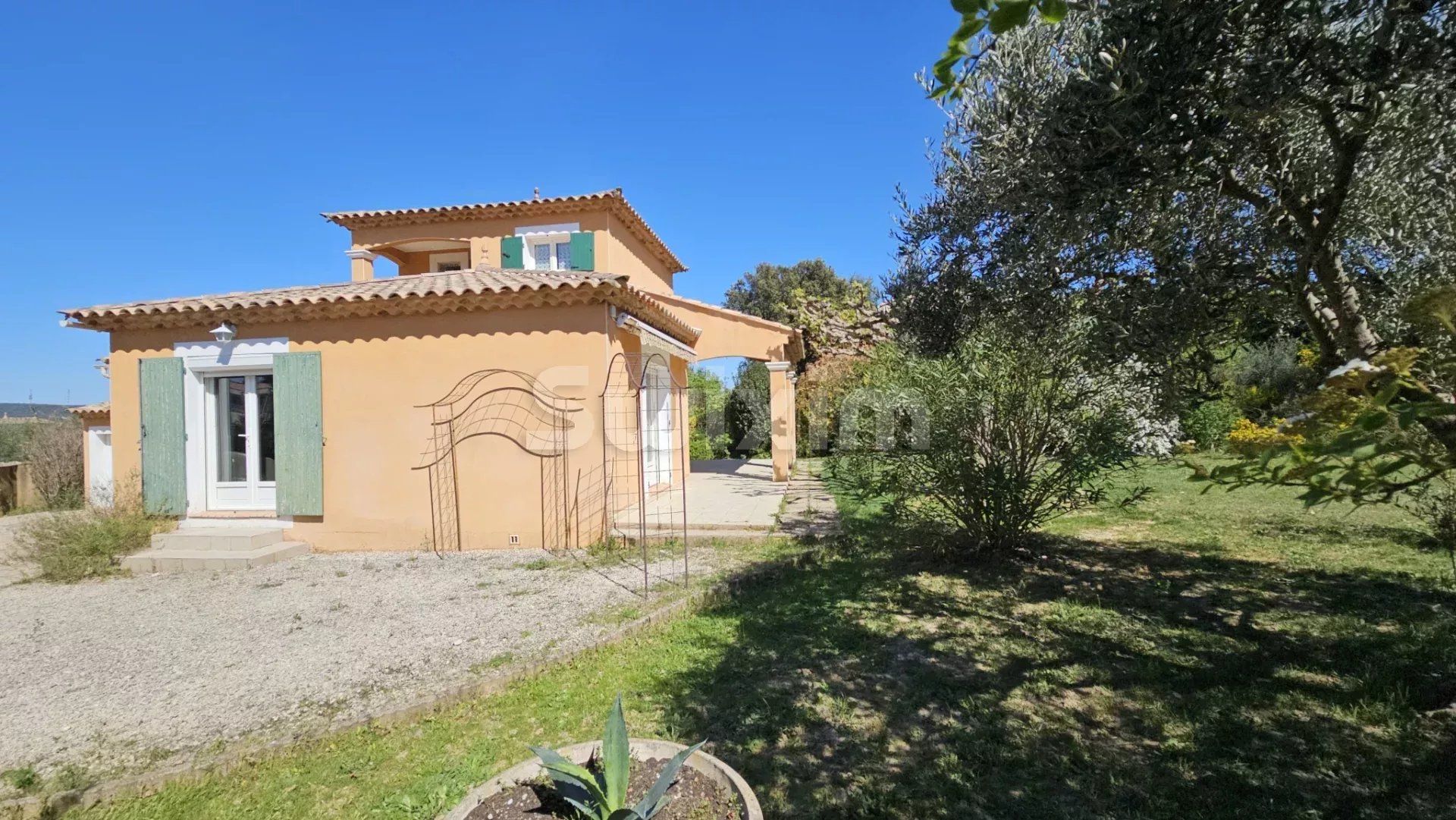 villa 4 Camere in vendita su Collias (30210)