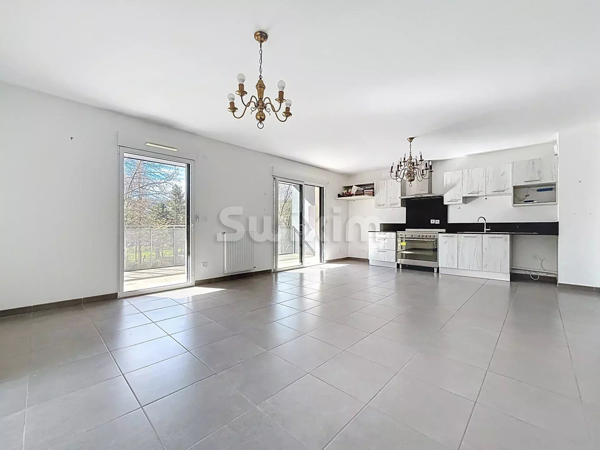 apartment 4 Rooms for sale on Chasse-sur-Rhône (38670)