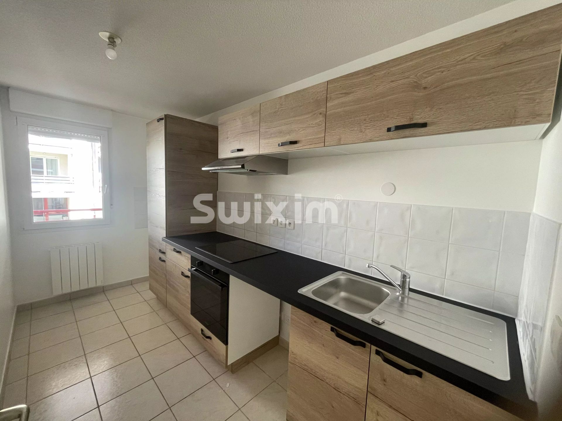 apartamento 5 Quartos para aluguer sobre Lons-le-Saunier (39000)