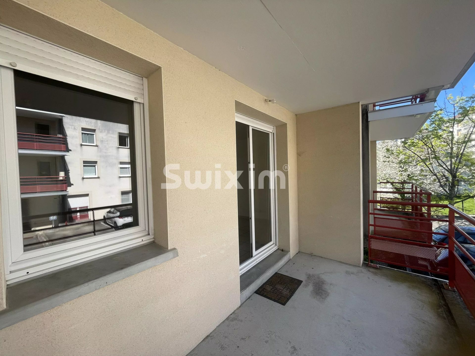 apartamento 5 Quartos para aluguer sobre Lons-le-Saunier (39000)