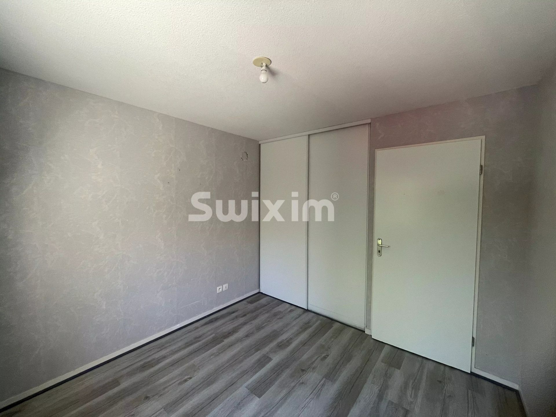 apartamento 5 Quartos para aluguer sobre Lons-le-Saunier (39000)