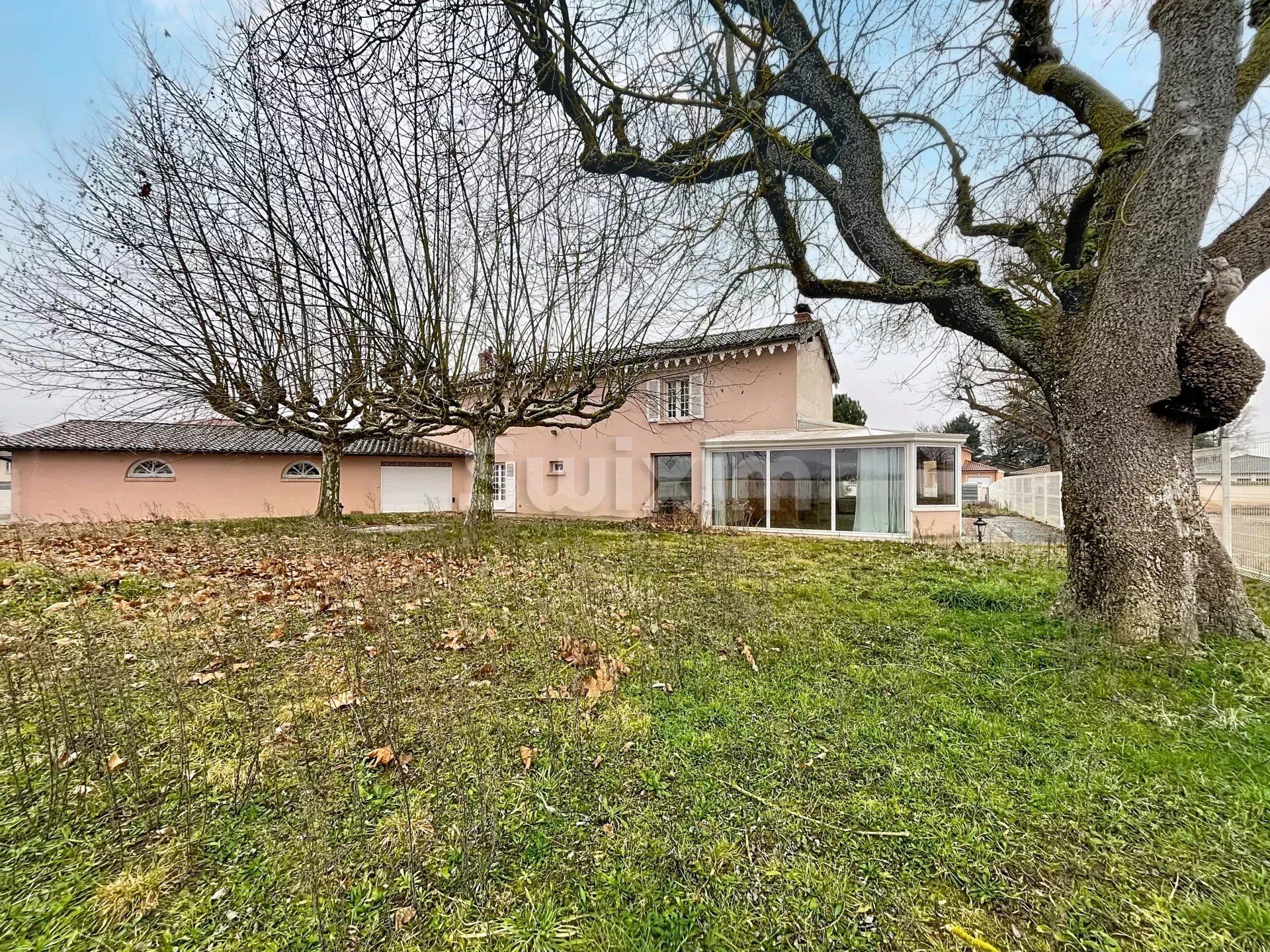 casa 5 Salas en venta en Taponas (69220)