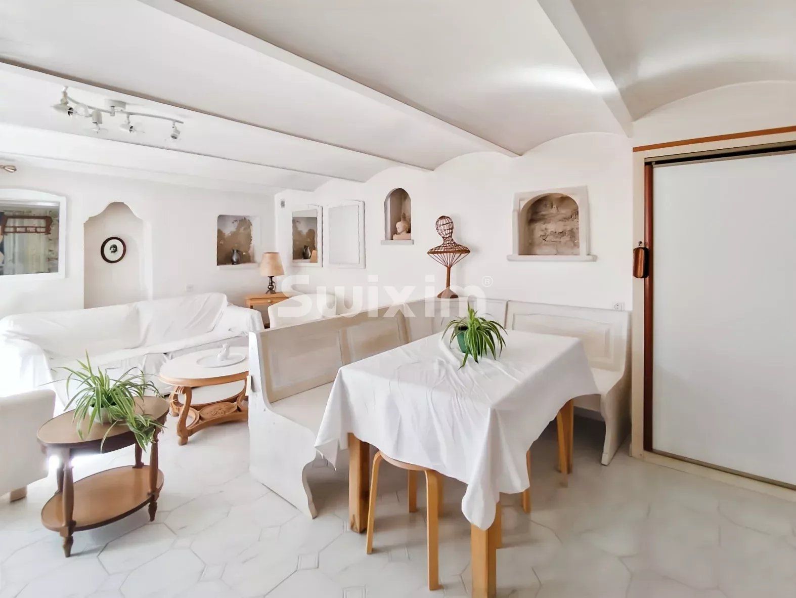house 10 Rooms for sale on Saint-Montan (07220)