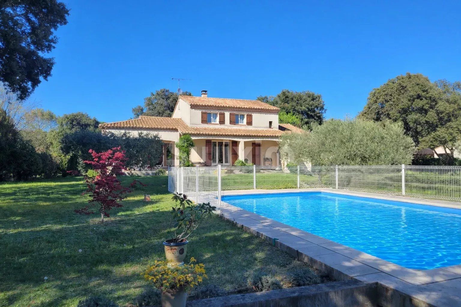 villa 7 Zimmer zum verkauf auf Saint-Quentin-la-Poterie (30700)