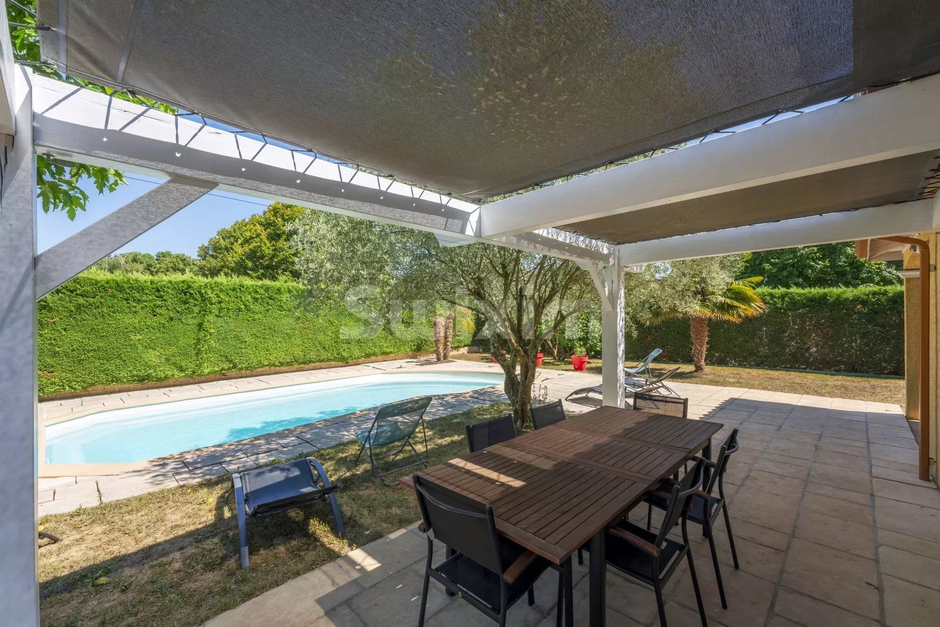 casa 8 Camere in vendita su Parcieux (01600)