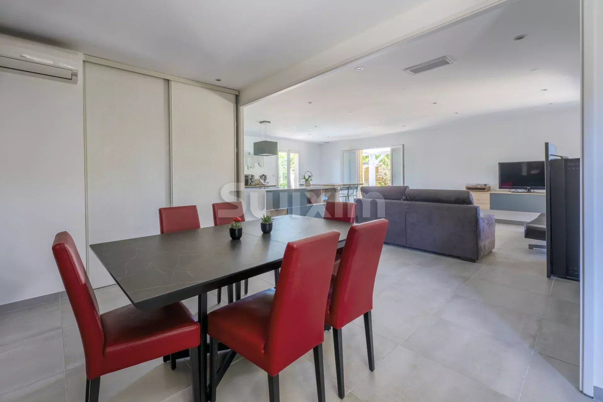 casa 8 Camere in vendita su Parcieux (01600)