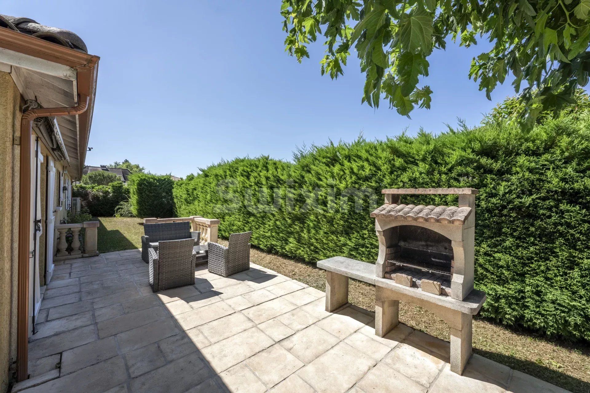 casa 8 Camere in vendita su Parcieux (01600)