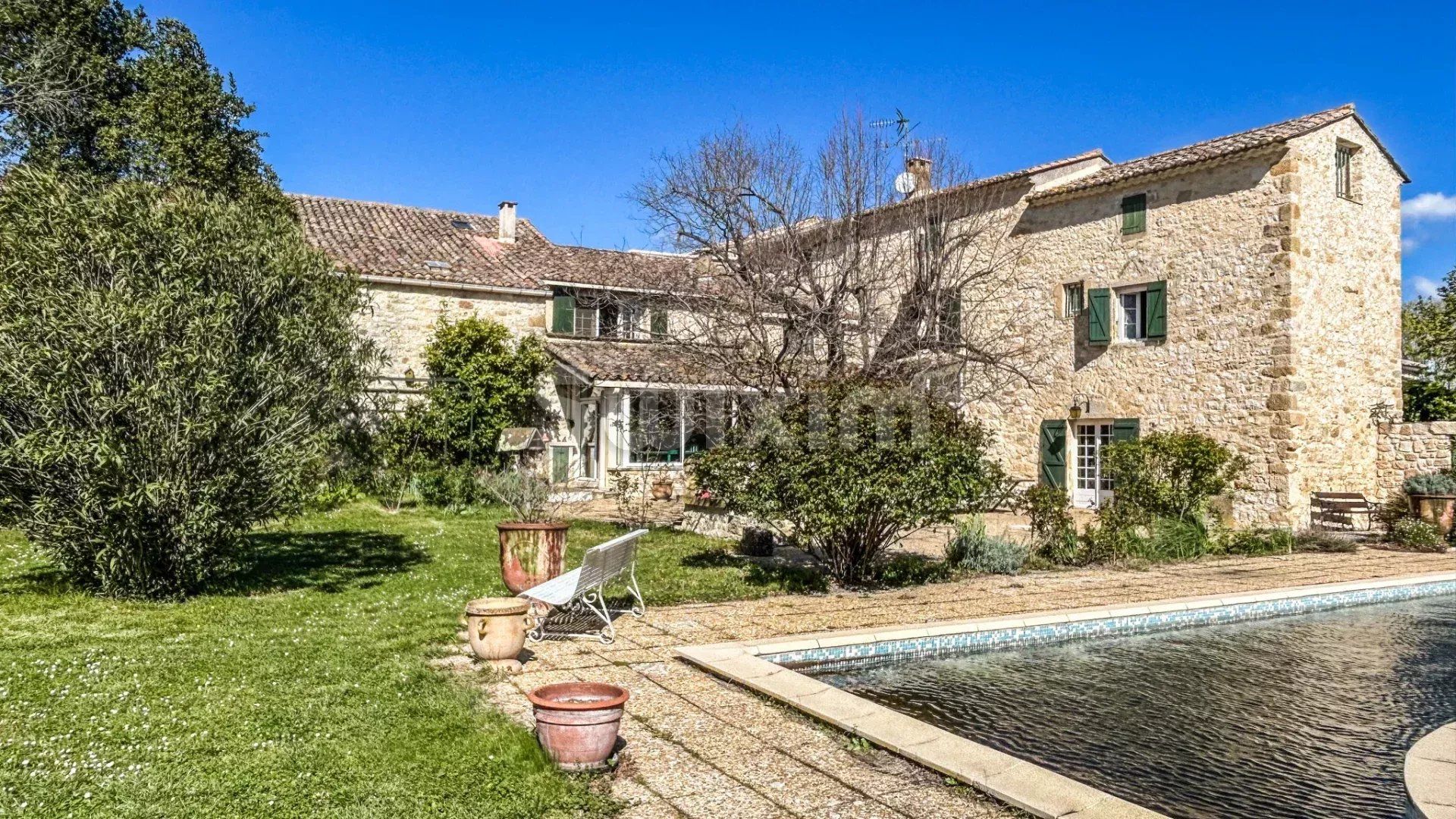 propriedade 11 Quartos para venda sobre Uzès (30700)