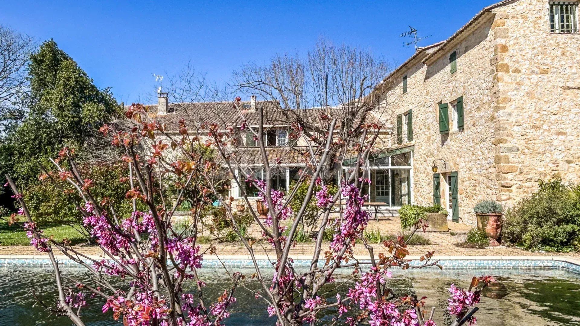 propriedade 11 Quartos para venda sobre Uzès (30700)