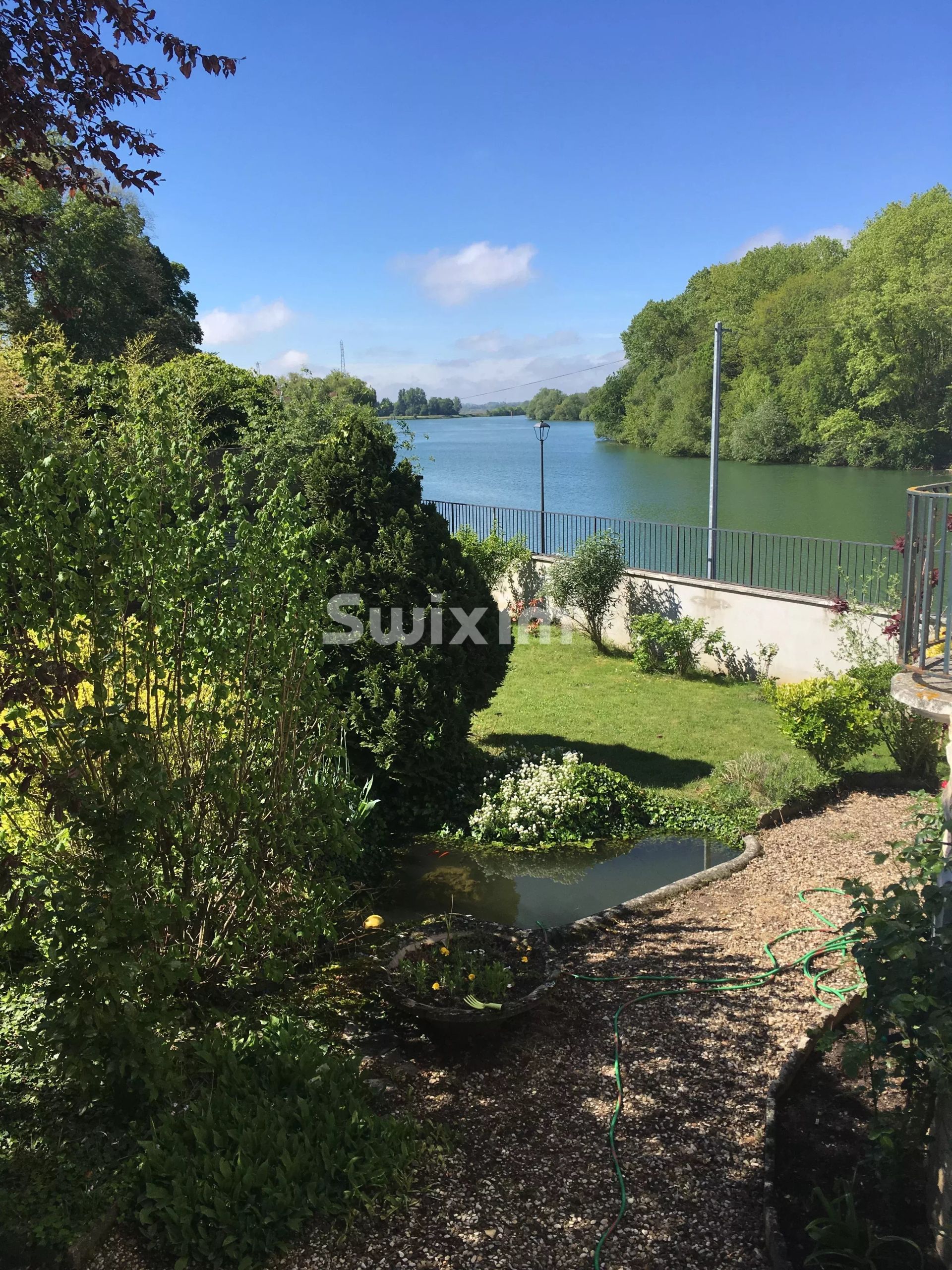 townhouse 8 Rooms for sale on Seurre (21250)