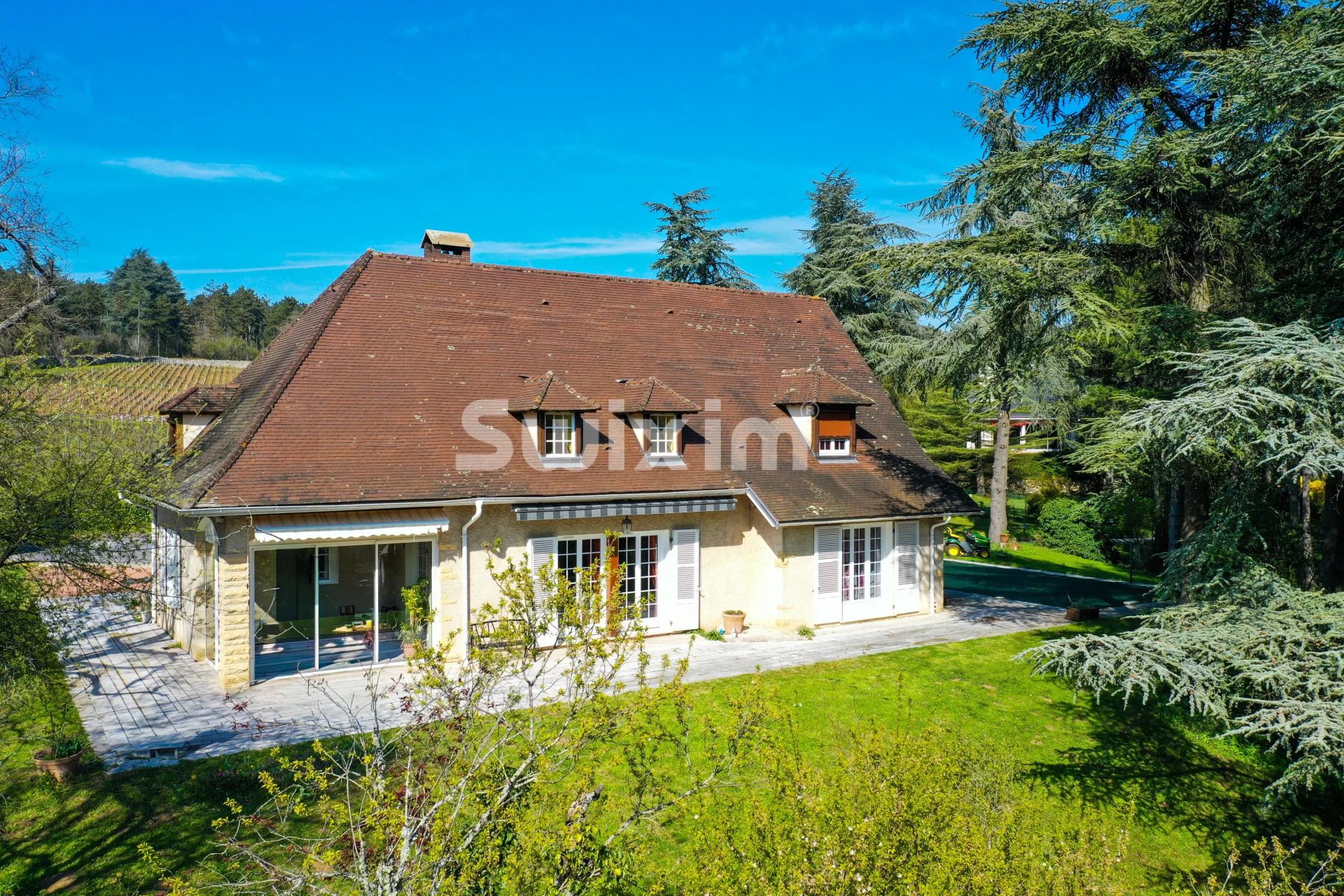 propiedad 8 Salas en venta en Givry (71640)