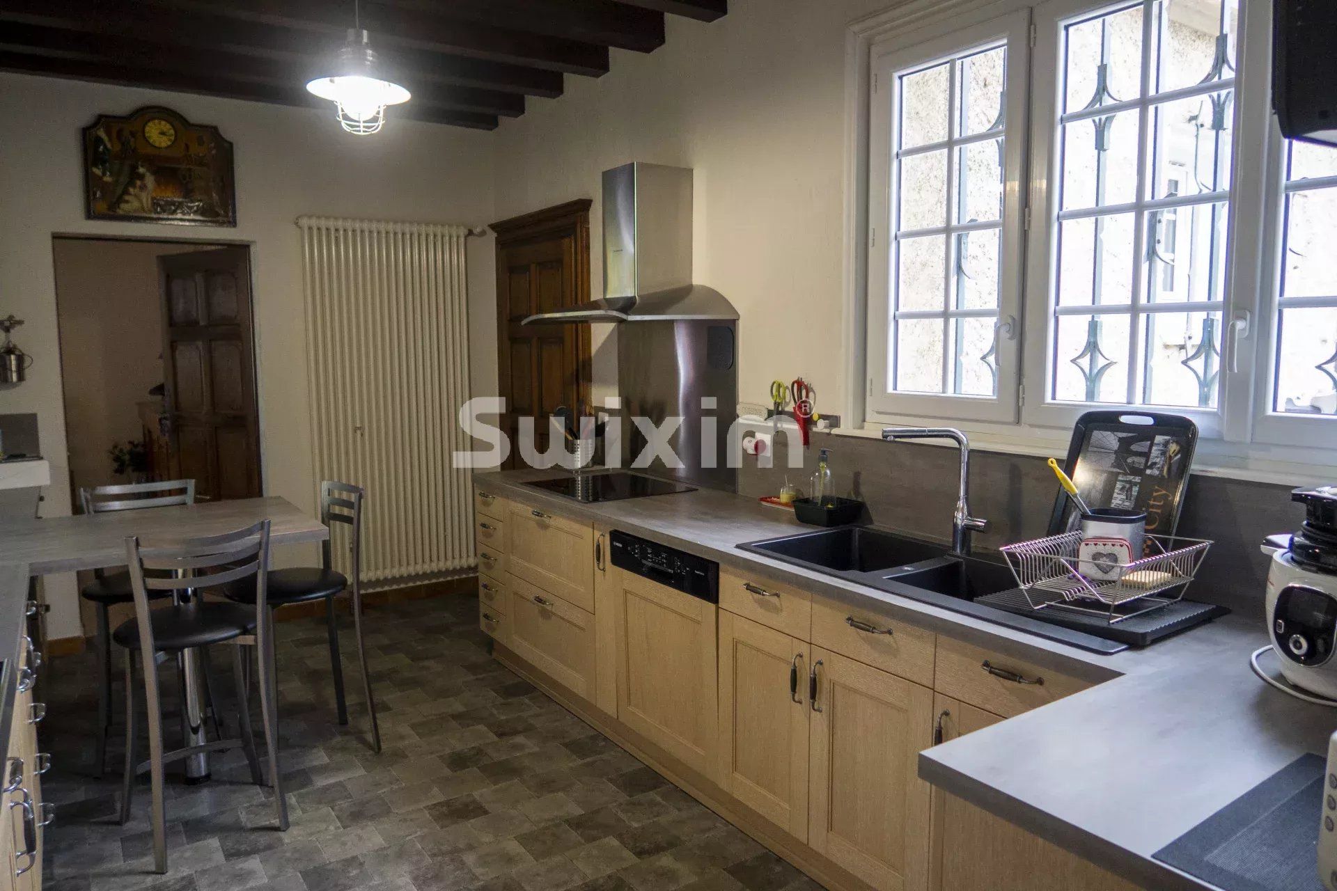 propiedad 8 Salas en venta en Givry (71640)