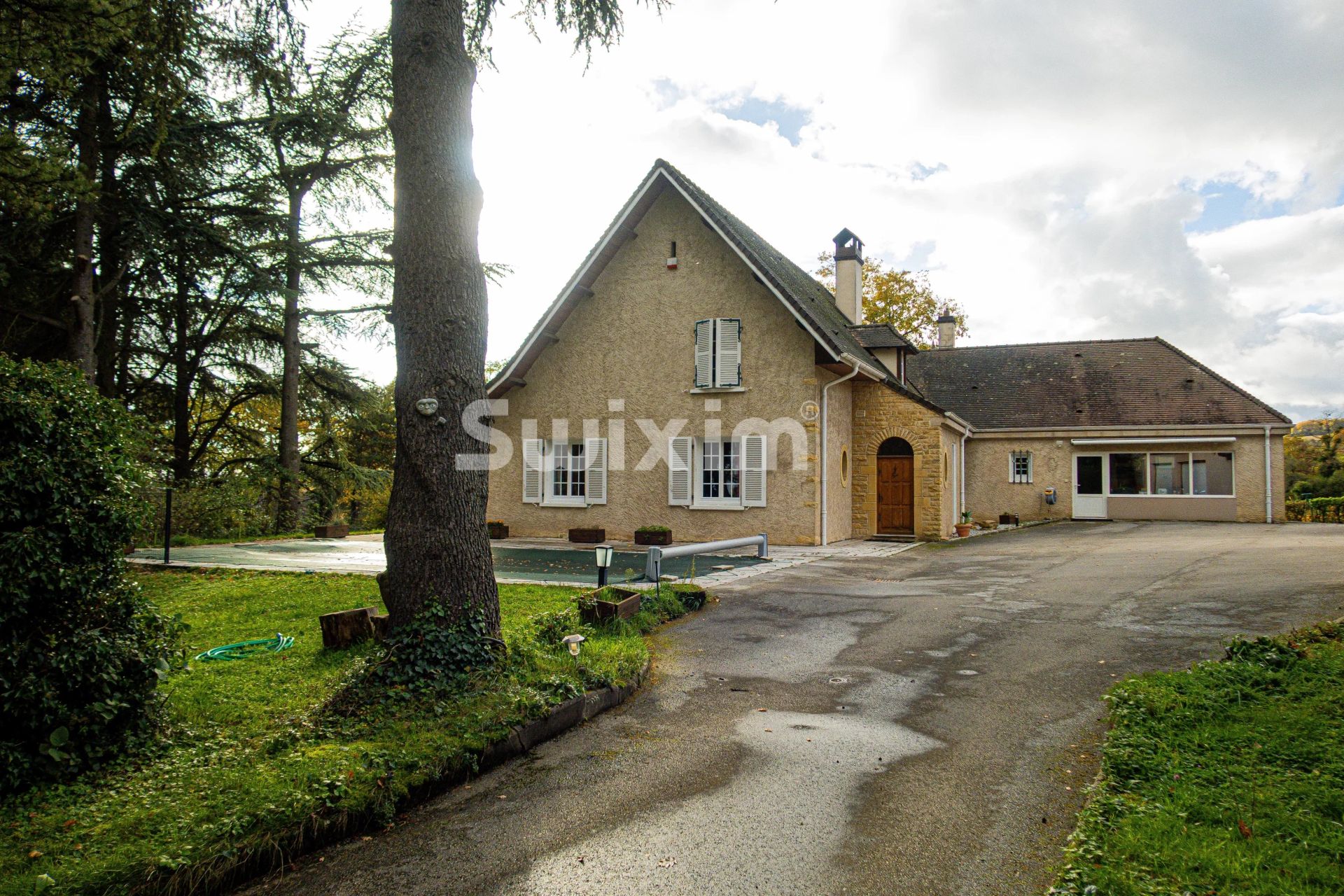 propiedad 8 Salas en venta en Givry (71640)