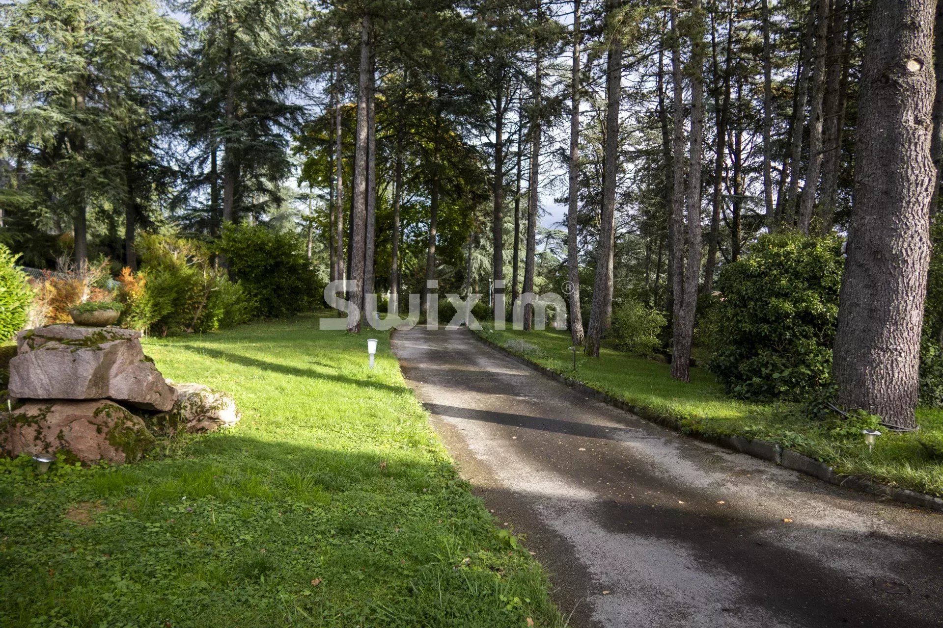 propiedad 8 Salas en venta en Givry (71640)