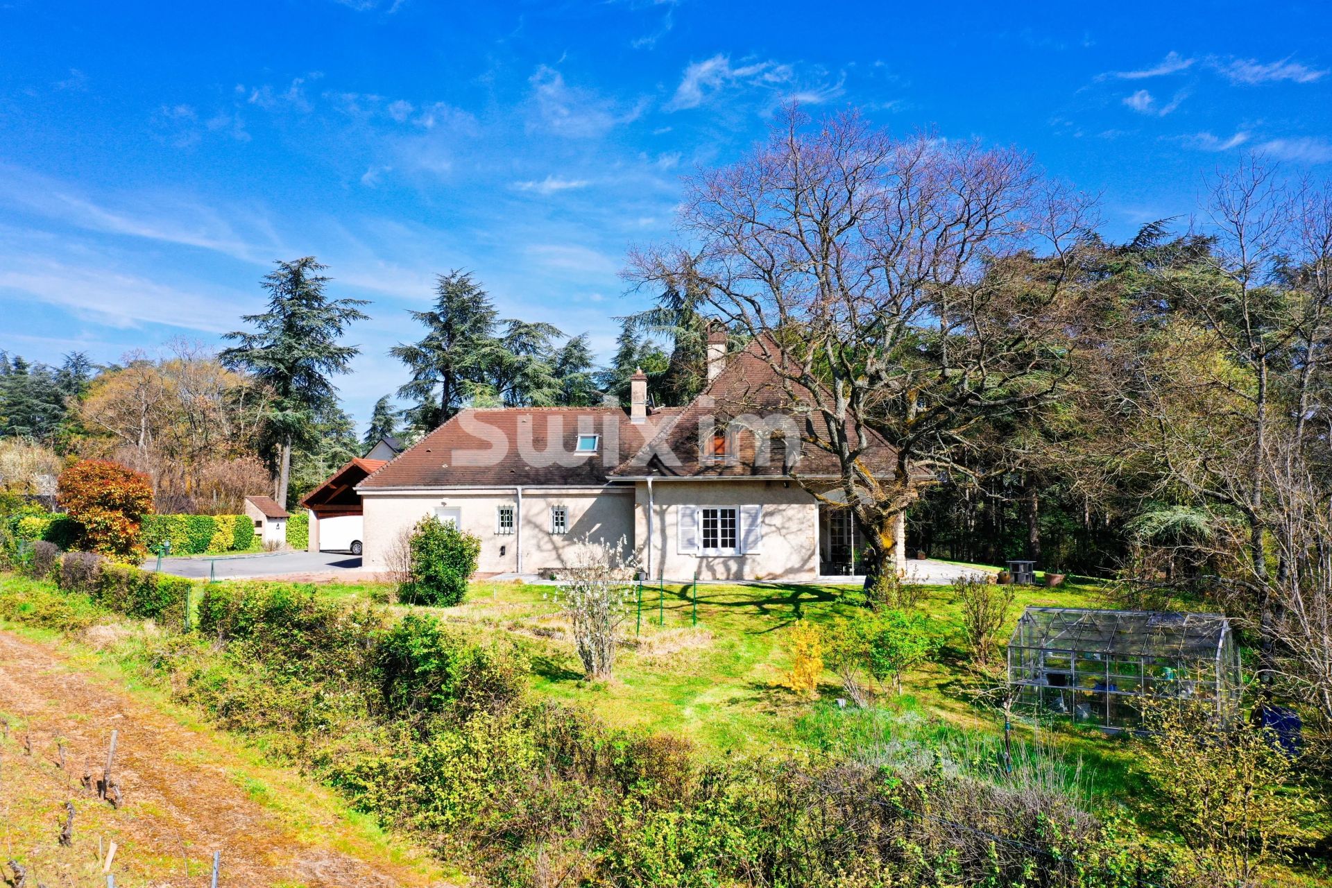 propiedad 8 Salas en venta en Givry (71640)