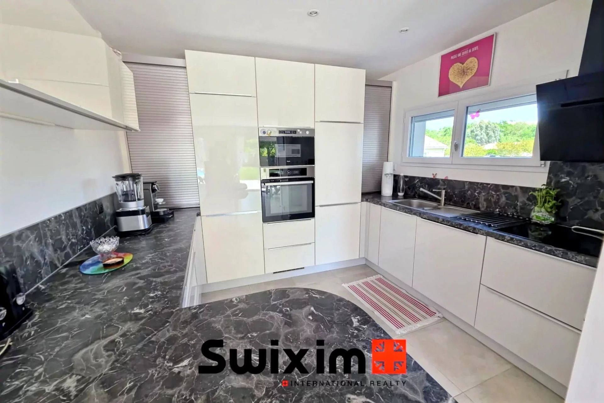 house 6 Rooms for sale on Saint-Laurent-Médoc (33112)