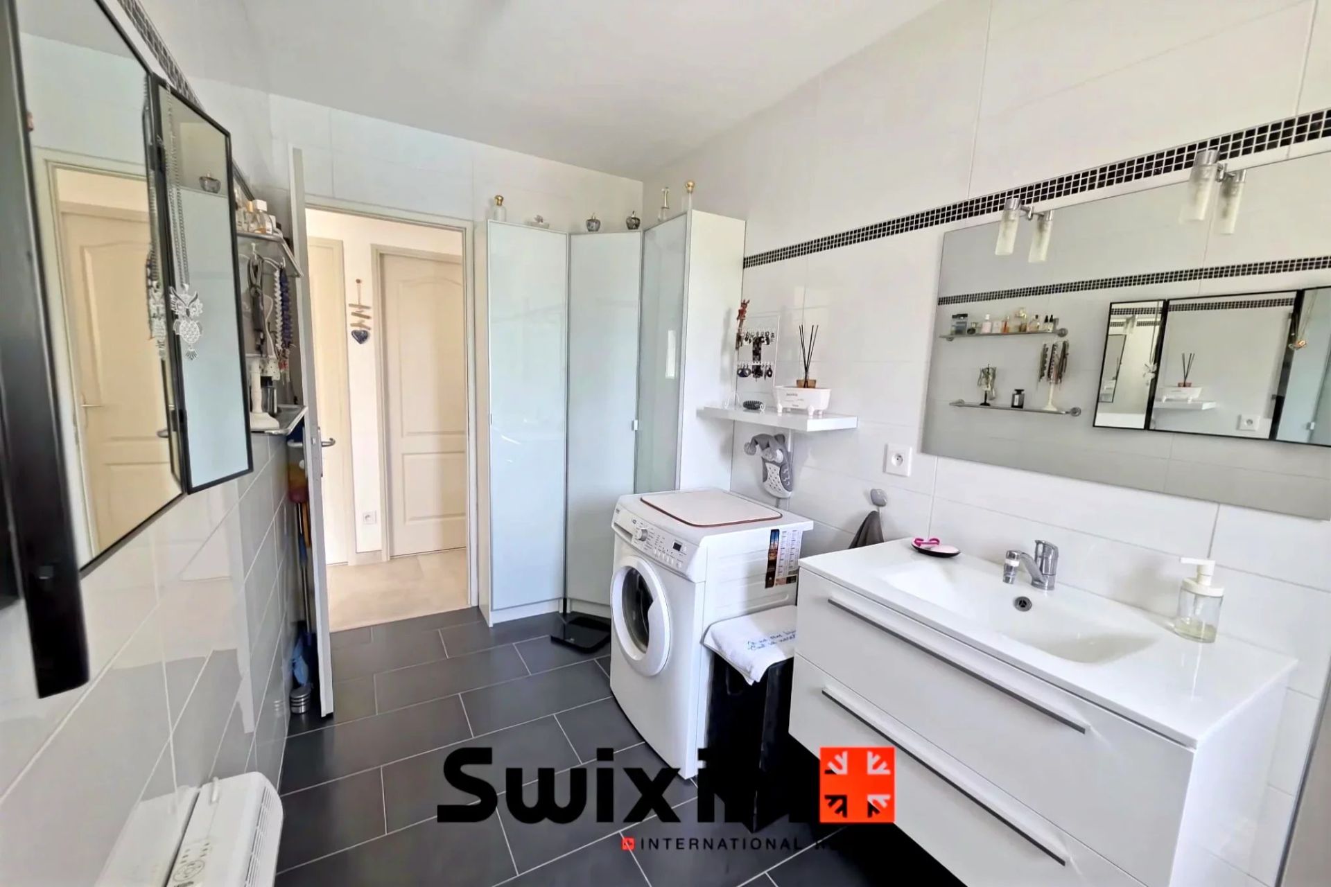 house 6 Rooms for sale on Saint-Laurent-Médoc (33112)