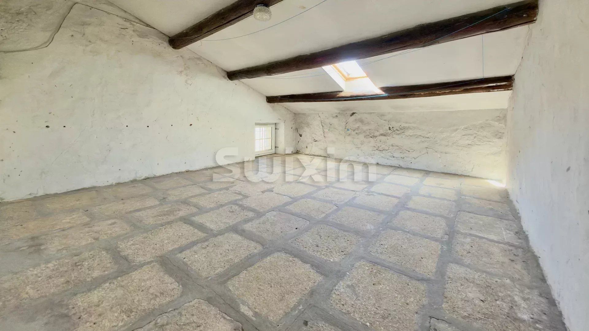 casa 4 Camere in vendita su Remoulins (30210)