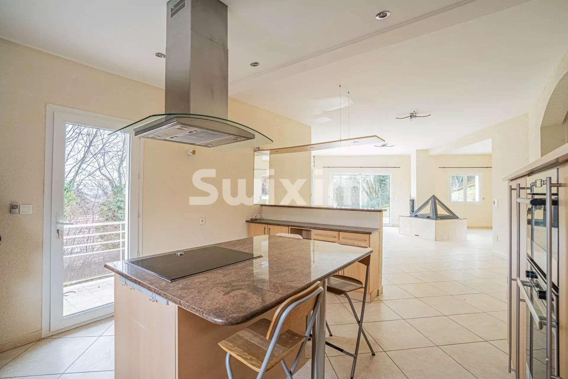 casa 8 Quartos para venda sobre Gex (01170)