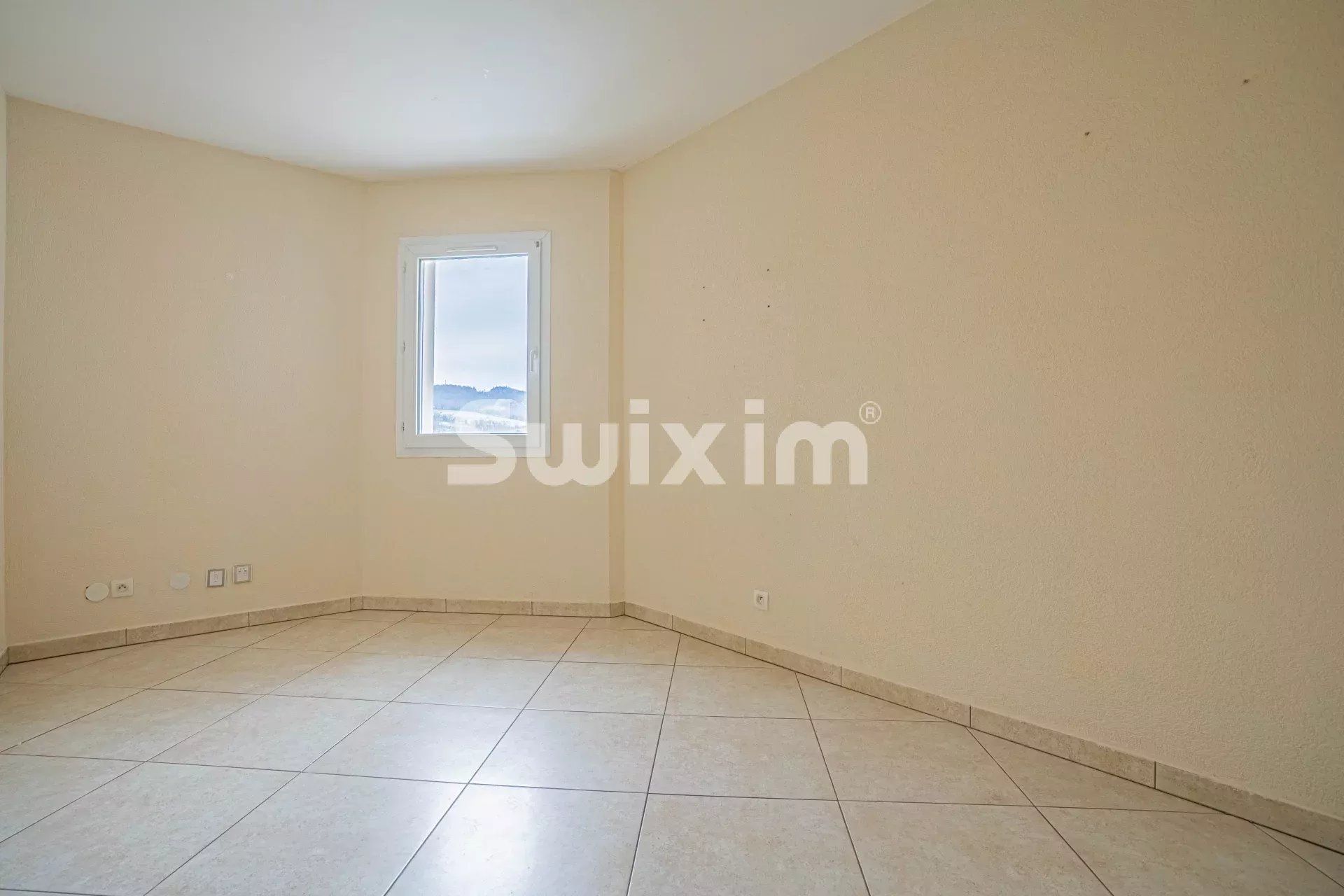 casa 8 Quartos para venda sobre Gex (01170)