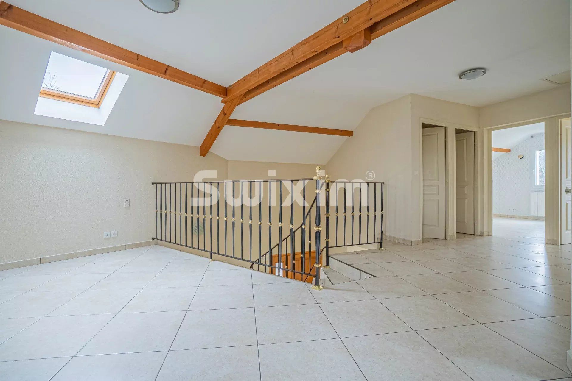 casa 8 Quartos para venda sobre Gex (01170)