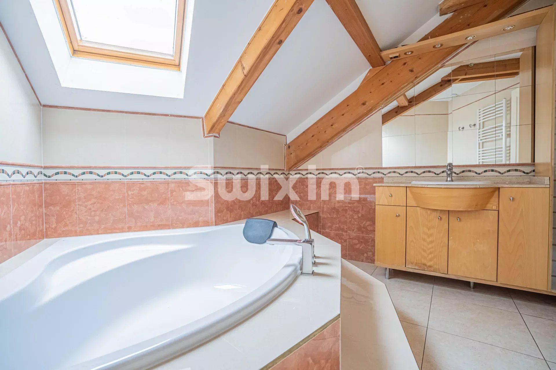 casa 8 Quartos para venda sobre Gex (01170)