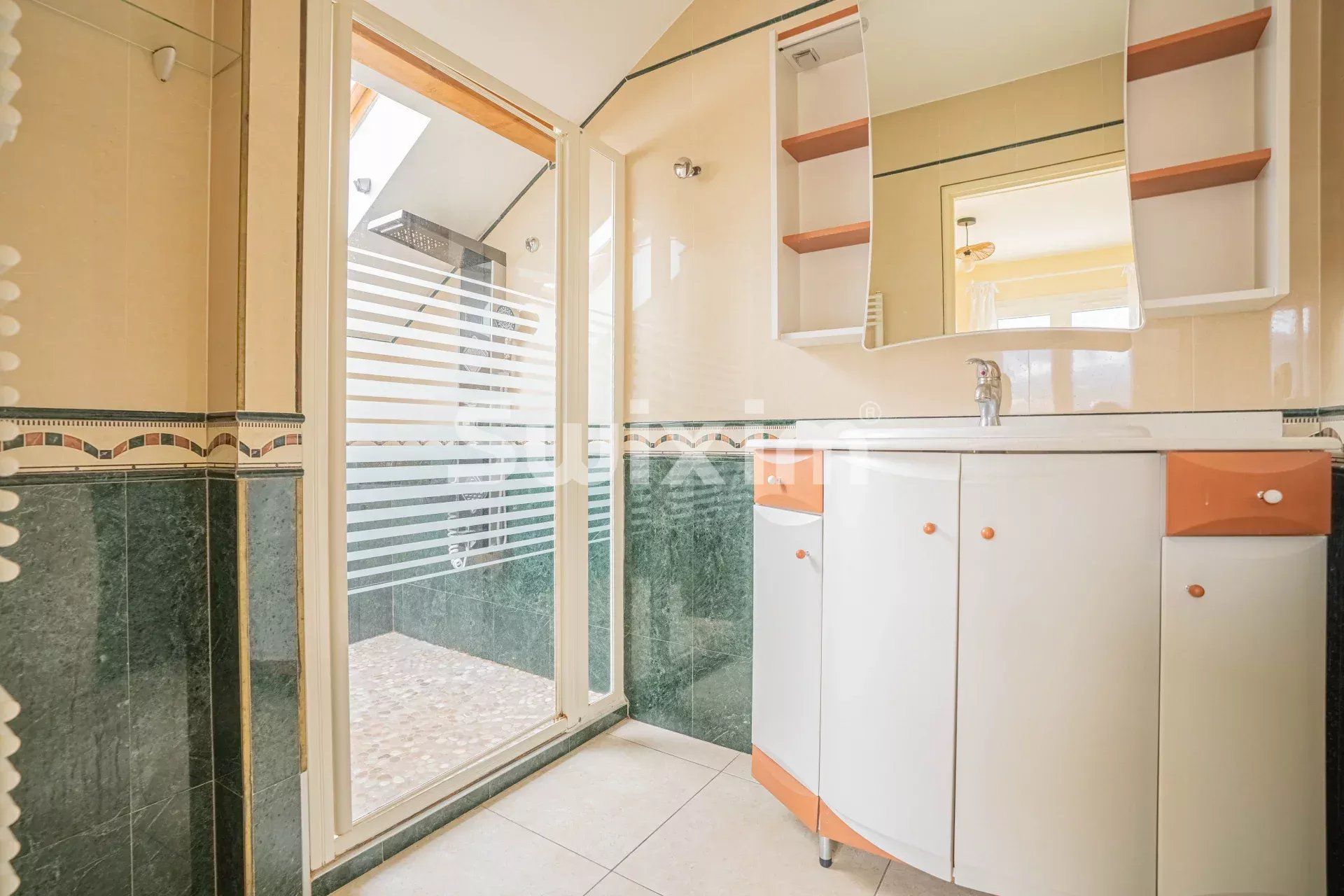 casa 8 Quartos para venda sobre Gex (01170)