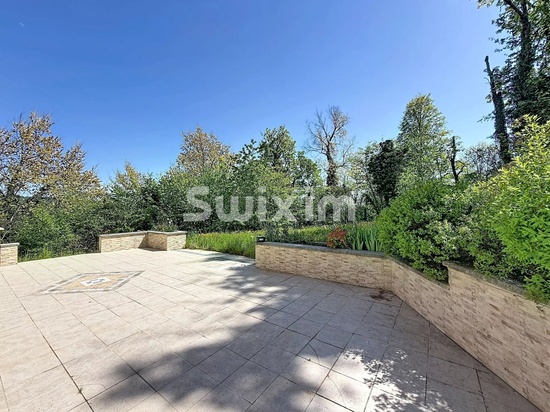 casa 8 Quartos para venda sobre Gex (01170)