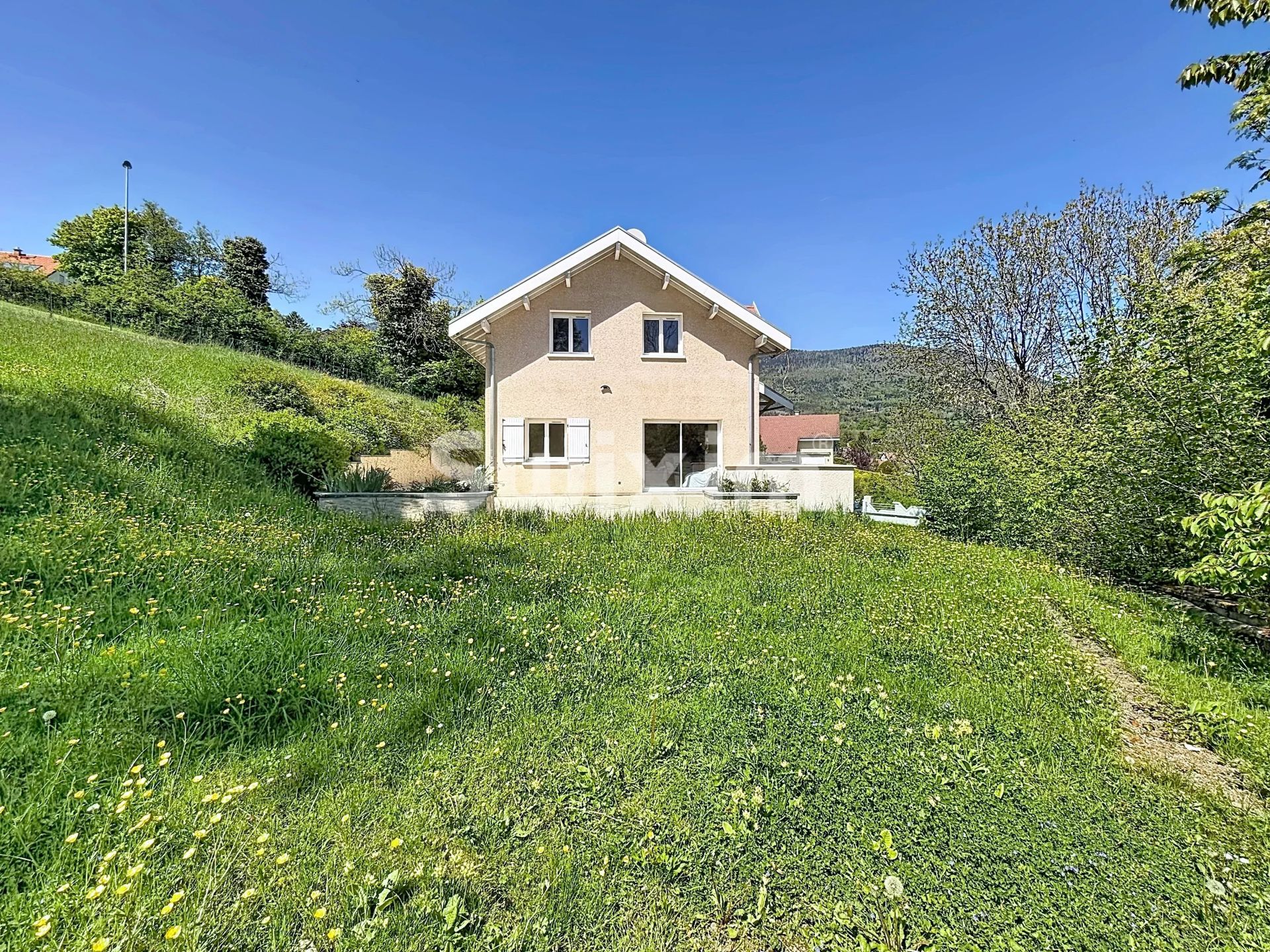 casa 8 Quartos para venda sobre Gex (01170)