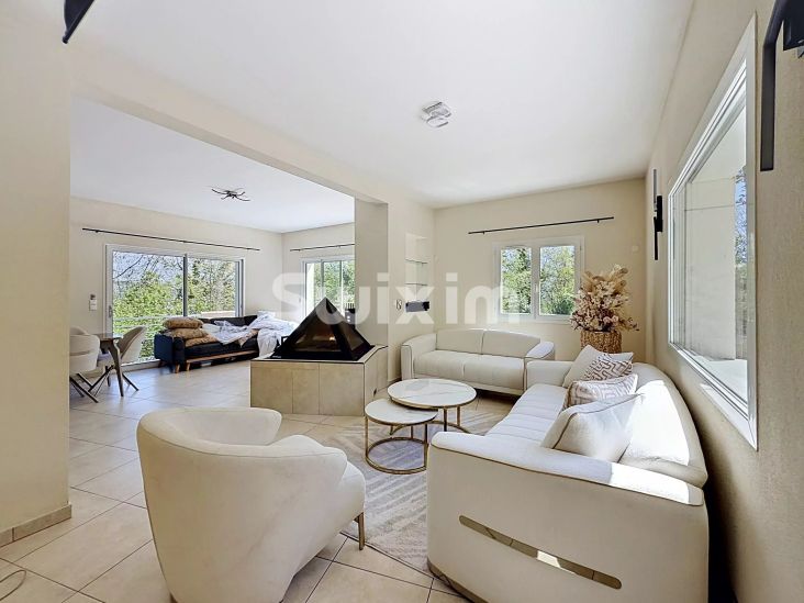 Venda Casa Gex 8&nbsp;Quartos 224&nbsp;m²