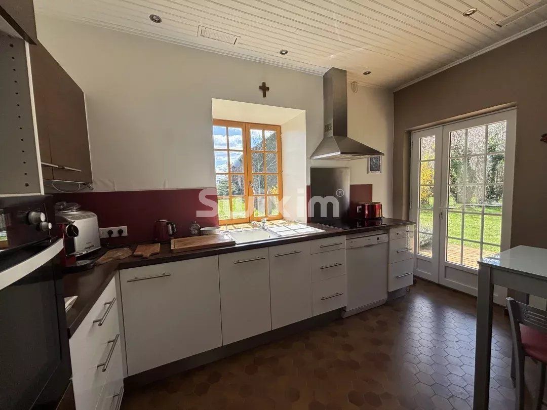 casa 6 Camere in vendita su La Roche-en-Brenil (21530)