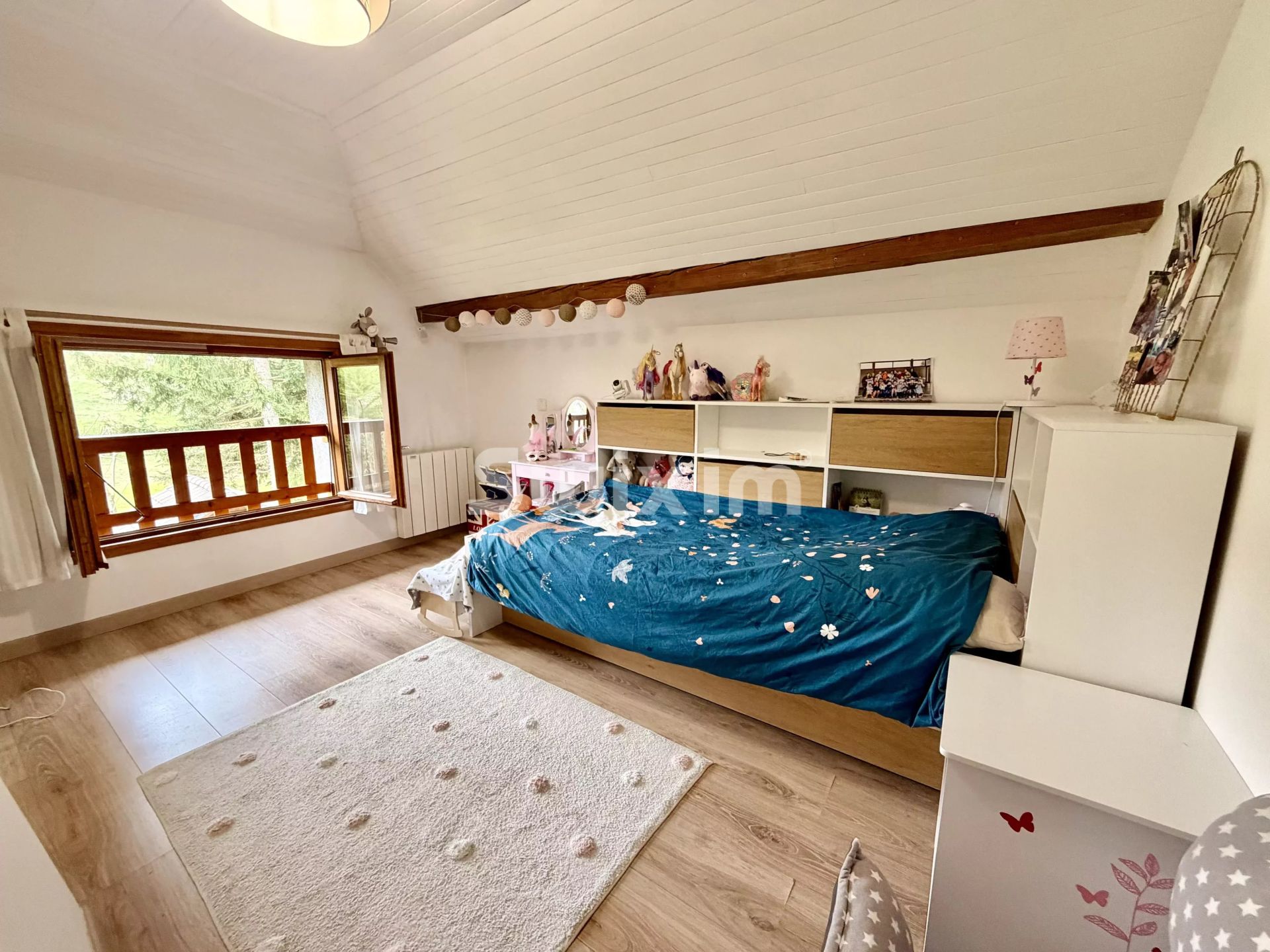 house 6 Rooms for sale on Chilly (74270)