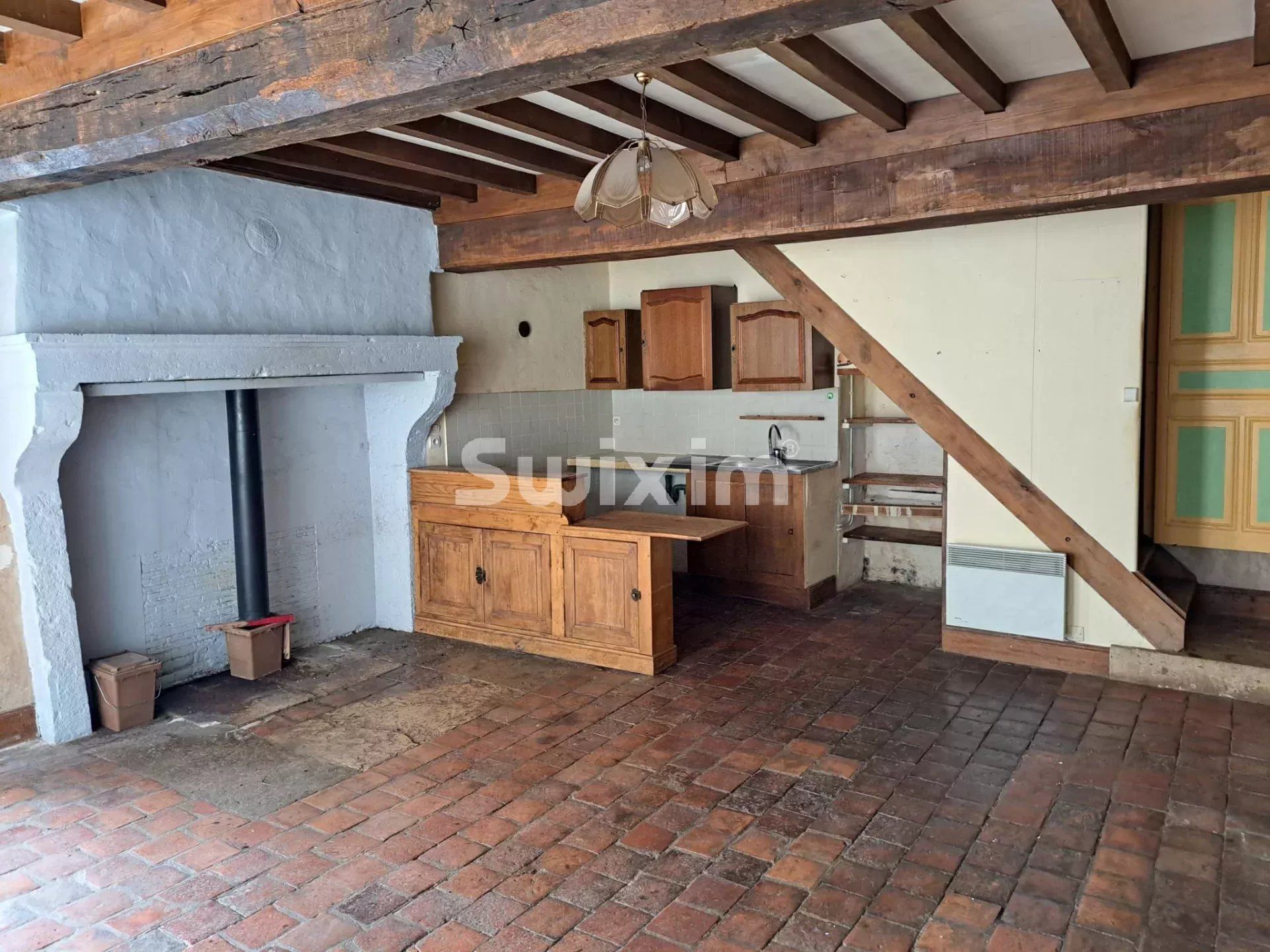 house 7 Rooms for sale on Metz-le-Comte (58190)