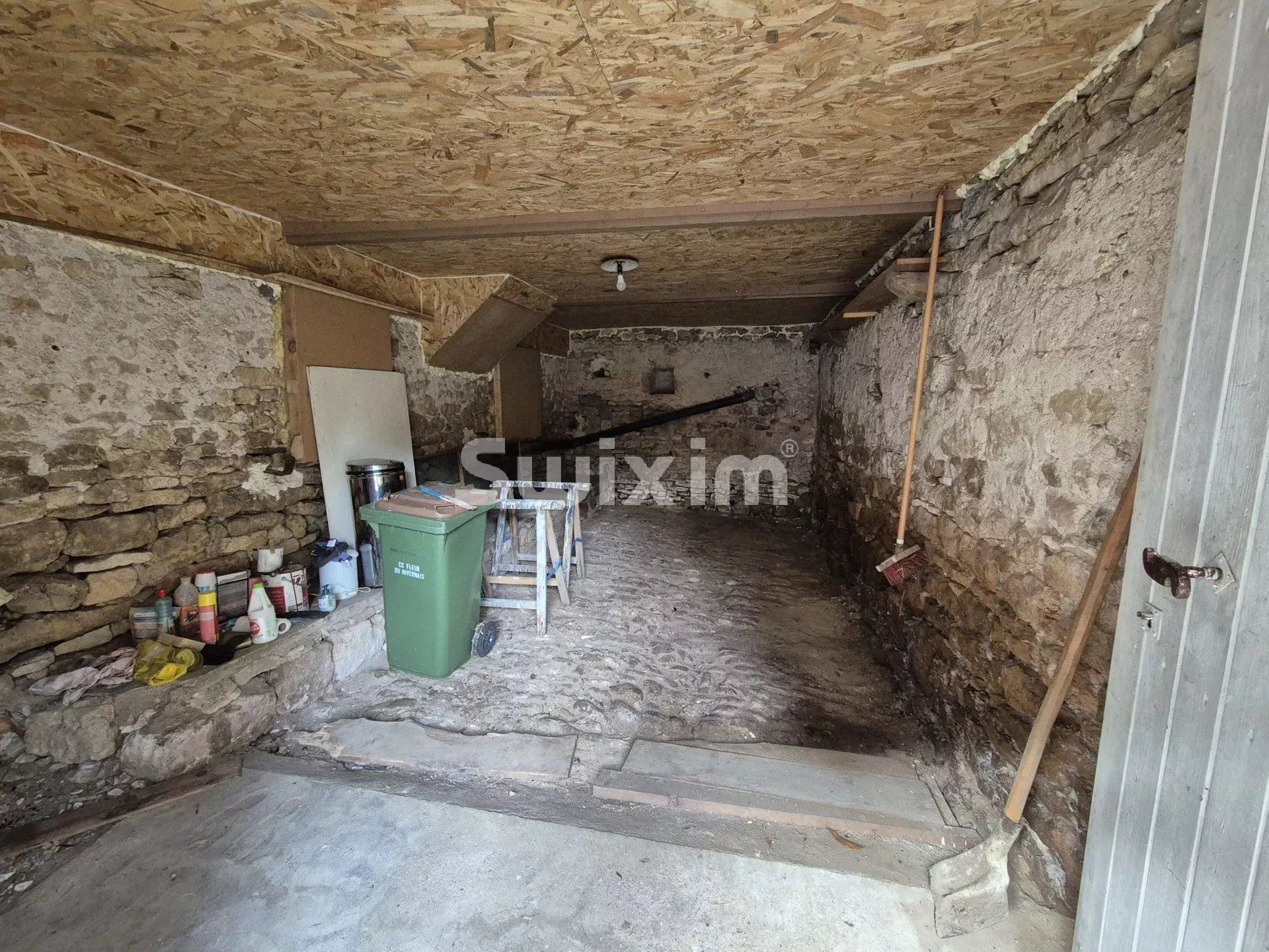 house 7 Rooms for sale on Metz-le-Comte (58190)