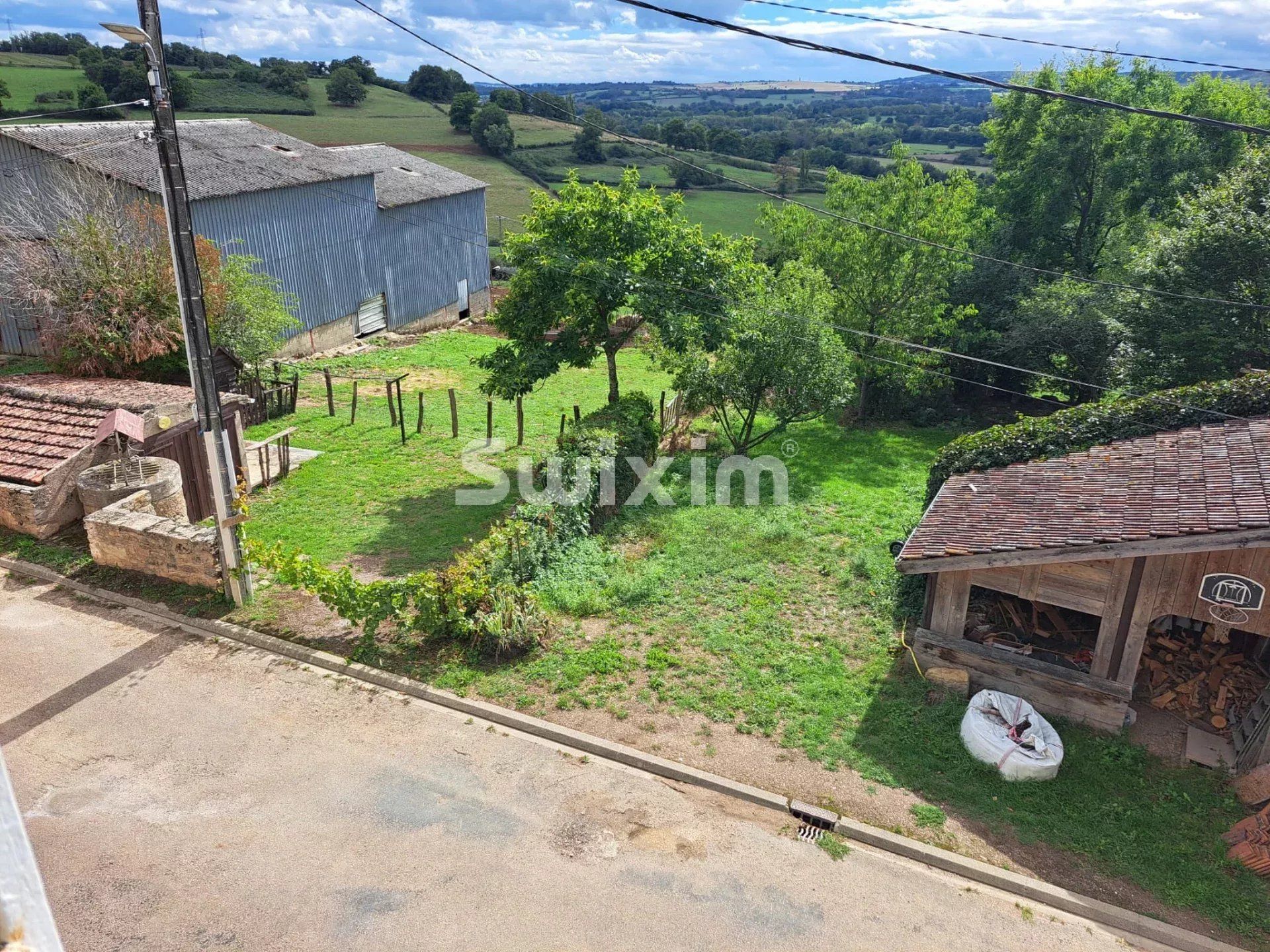 house 7 Rooms for sale on Metz-le-Comte (58190)