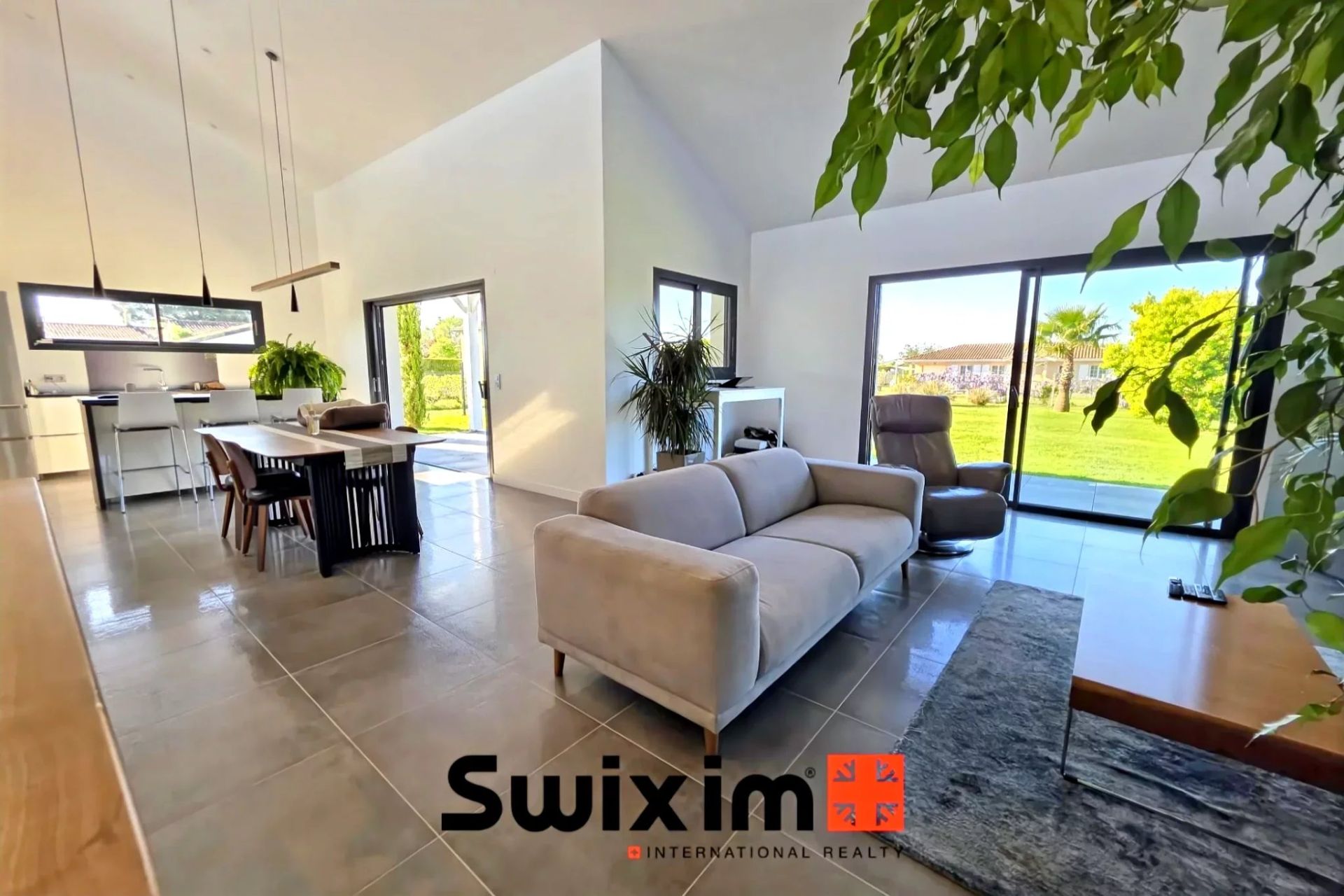 casa 4 Camere in vendita su Saint-Seurin-de-Cadourne (33180)