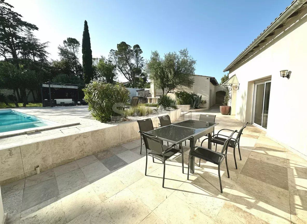 villa 4 Camere in vendita su Nîmes (30900)