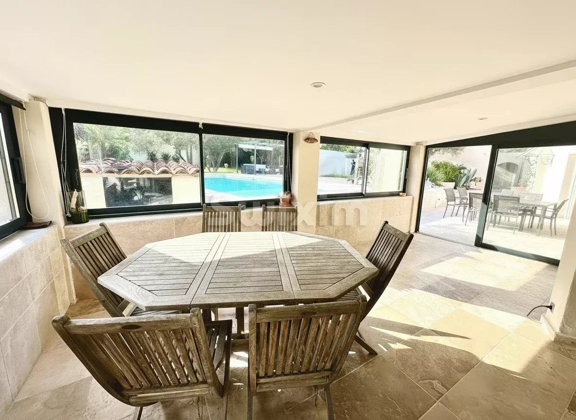 villa 4 Camere in vendita su Nîmes (30900)