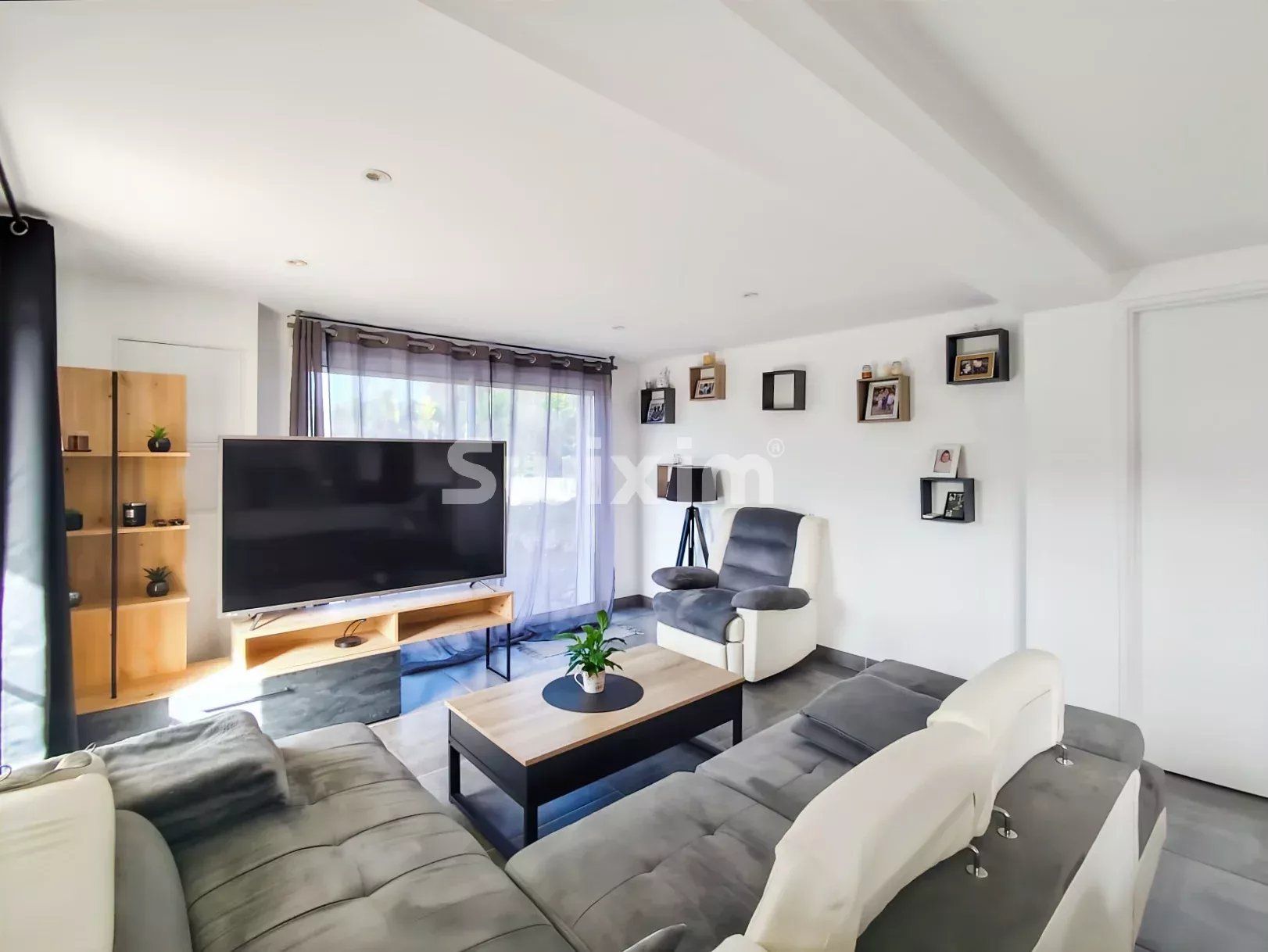 casa 9 Camere in vendita su Châteauneuf-du-Rhône (26780)