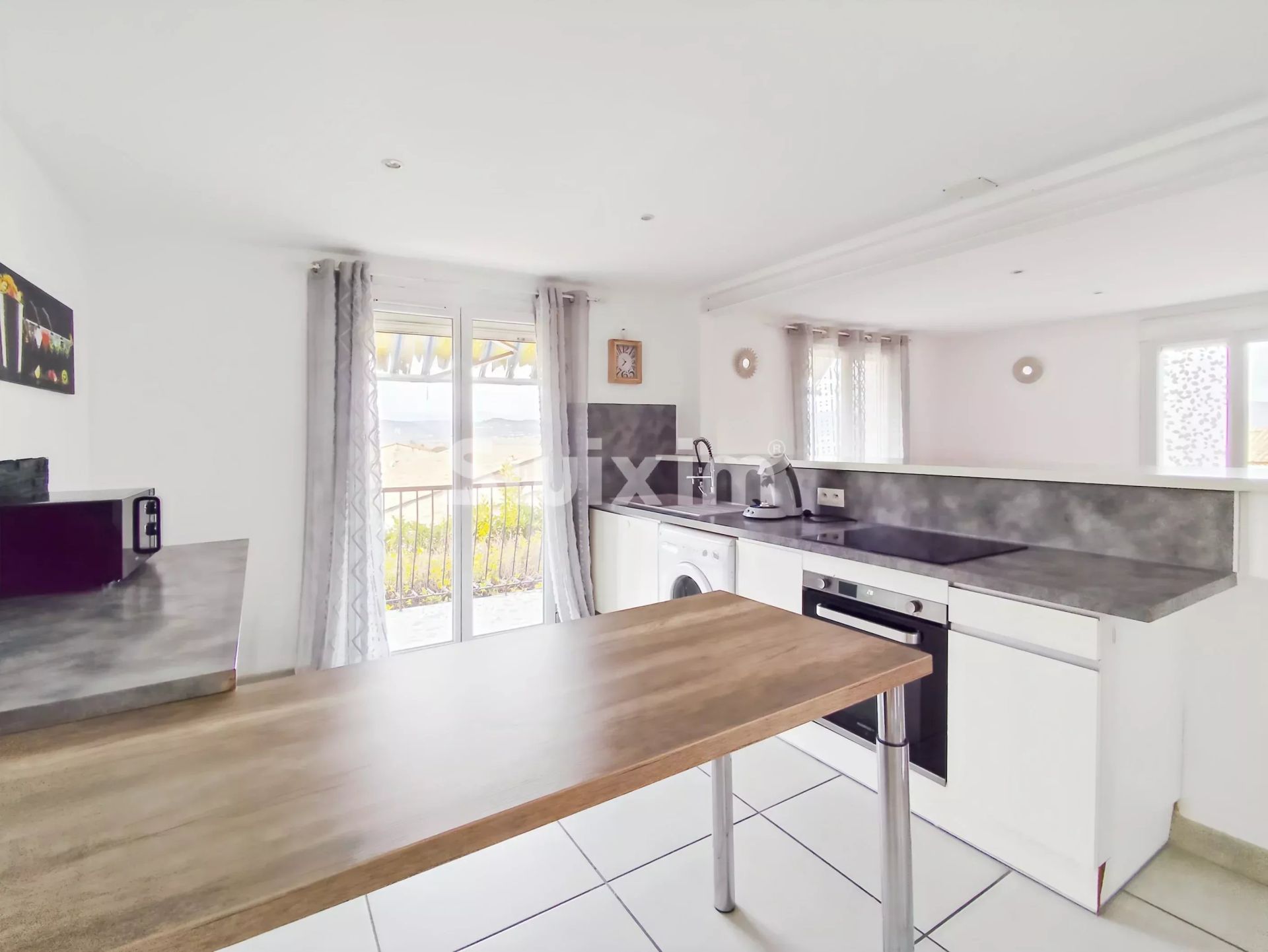 casa 9 Camere in vendita su Châteauneuf-du-Rhône (26780)