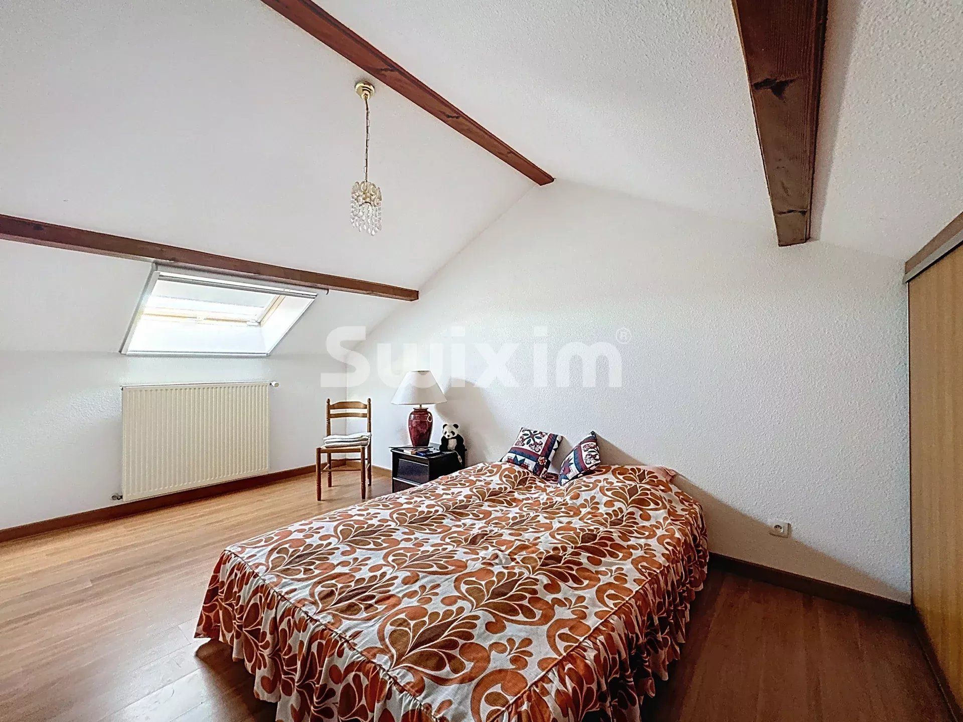 casa 7 Quartos para venda sobre Saint-Jean-de-Gonville (01630)