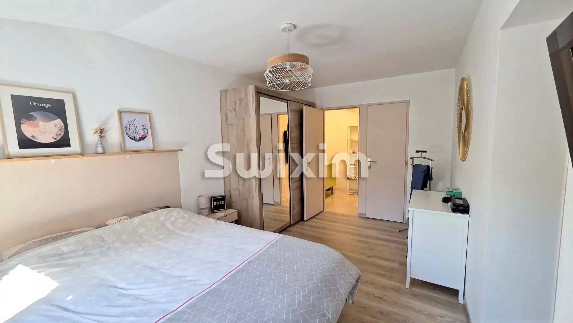 casa 5 Camere in vendita su Orange (84100)