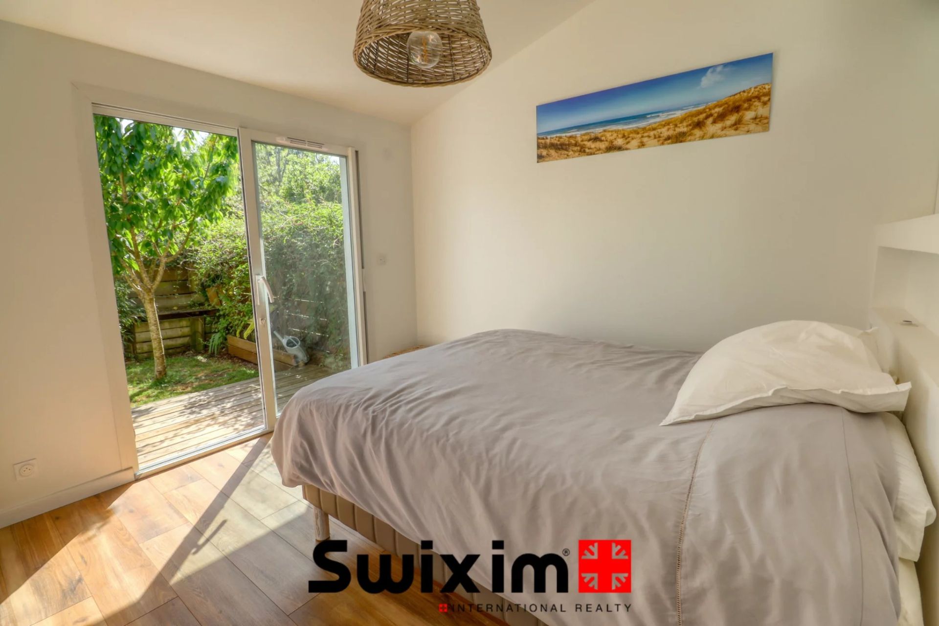 house 4 Rooms for sale on Hourtin (33990)