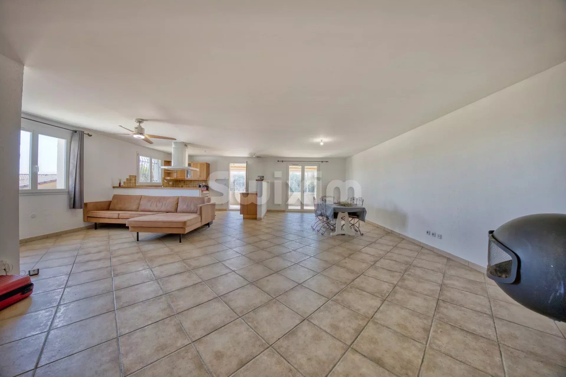 villa 5 Salas en venta en Saint-Denis (30500)